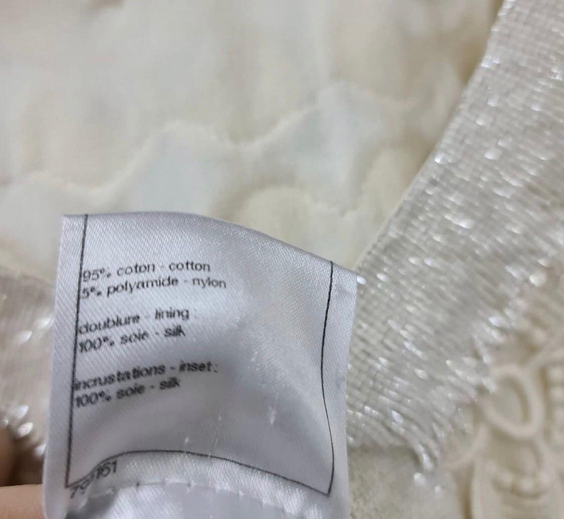Chanel 11C Ecru Tweed Lace Camellia Jacket  Gold CC logo Button 1