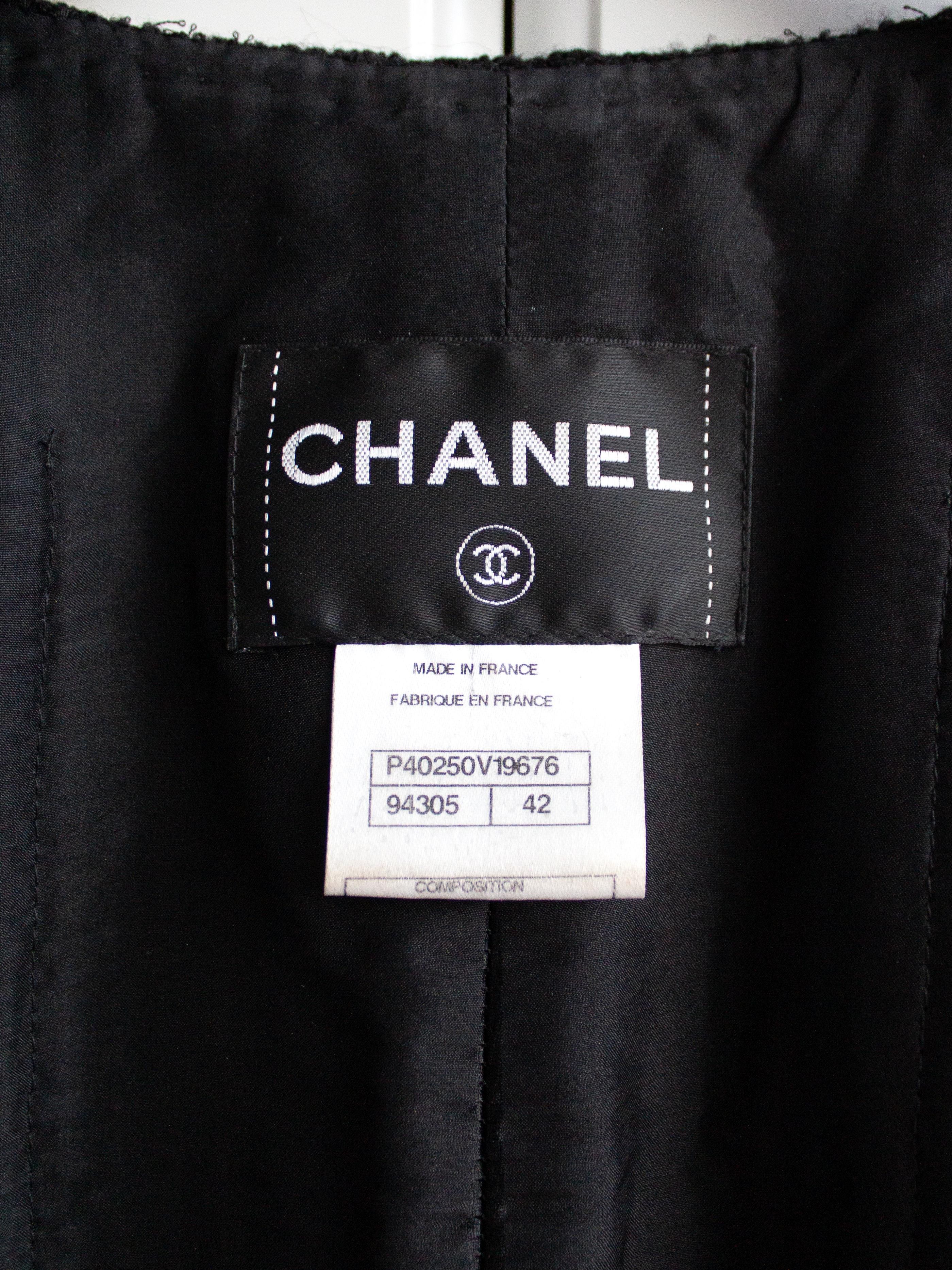 Chanel 11C The Little Black Jacket Cruise 2011 Classic Tweed LBJ Blazer In Good Condition In Jersey City, NJ