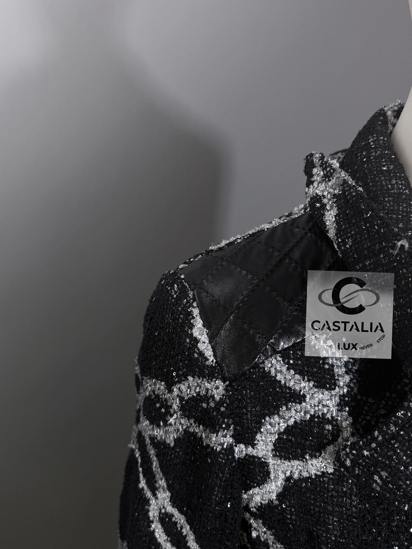 Chanel 11K$ Ad Campaigner Veste noire avec motif en maillons de chaîne 34 FR en vente 6