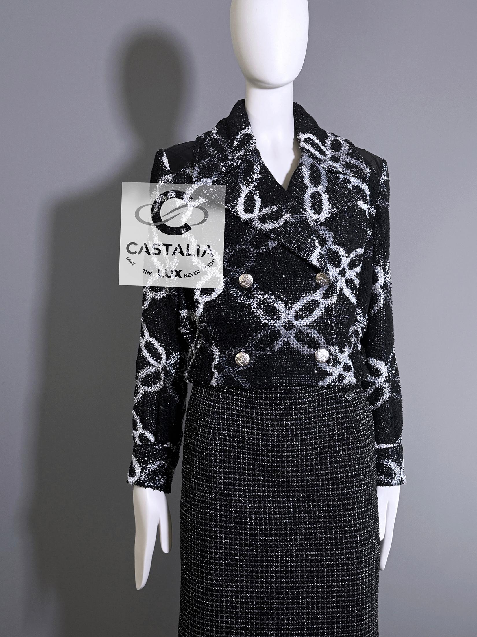 Chanel 11K$ Ad Campaigner Veste noire avec motif en maillons de chaîne 34 FR en vente 1