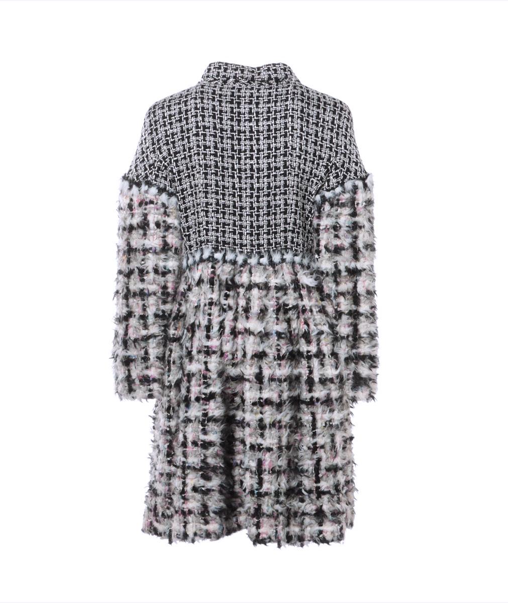 Chanel 11K Arctic Ice Fluffy Tweed-Mantel mit CC Juwelenknöpfen im Angebot 4