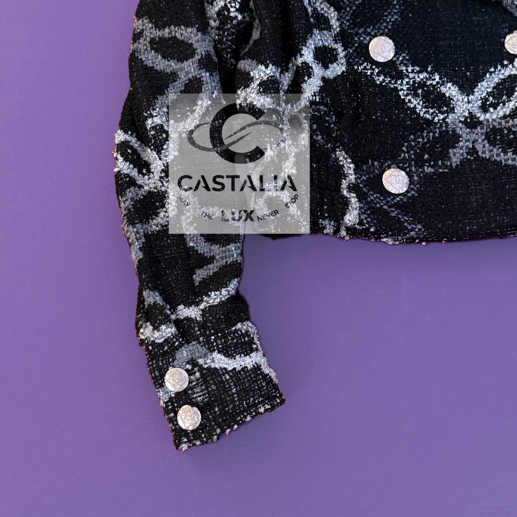 CHANEL 11K$ Schwarzer Tweed Jacke mit Kette Link Muster 34 FR im Angebot 10