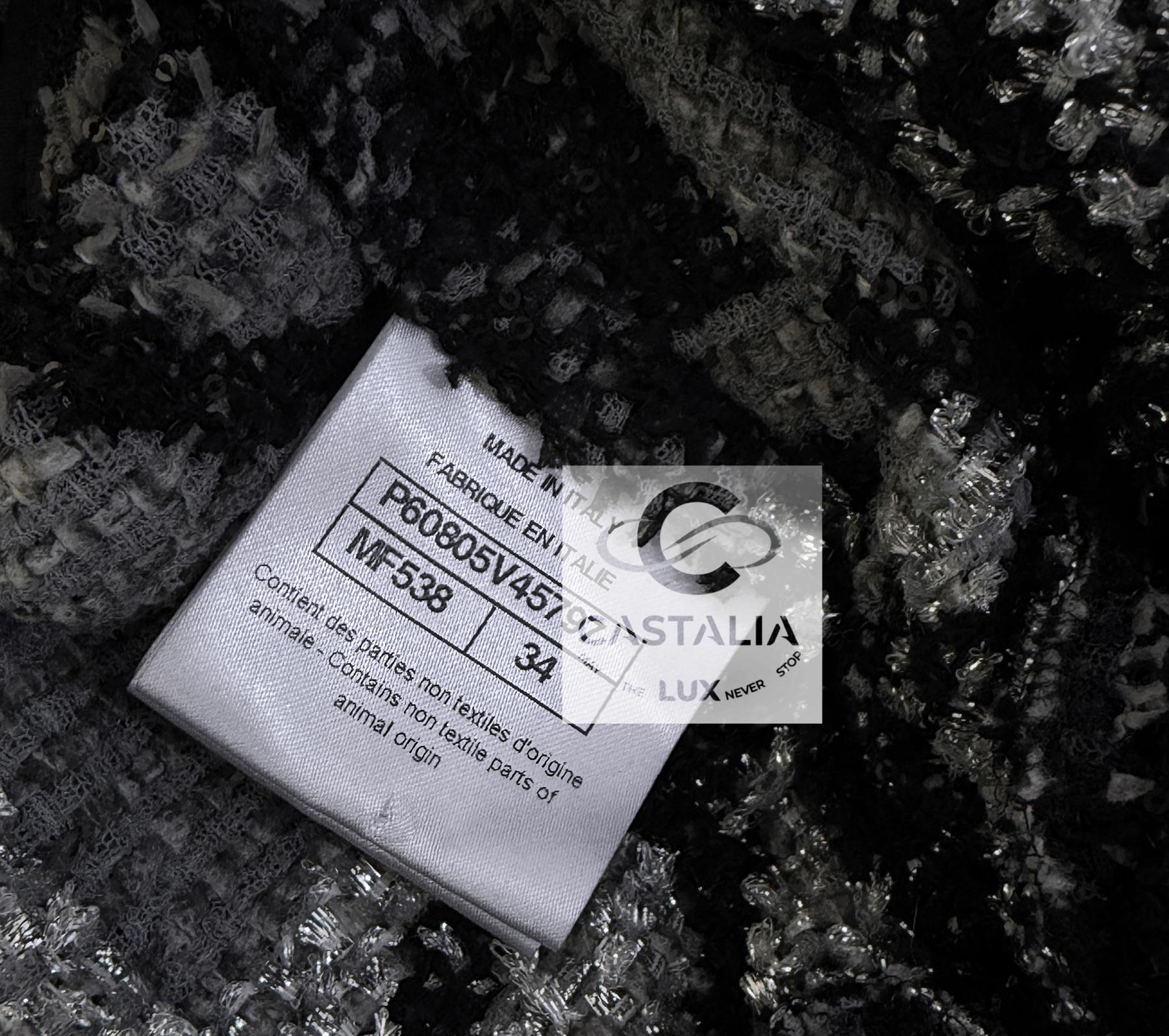 CHANEL 11K$ Schwarzer Tweed Jacke mit Kette Link Muster 34 FR im Angebot 12