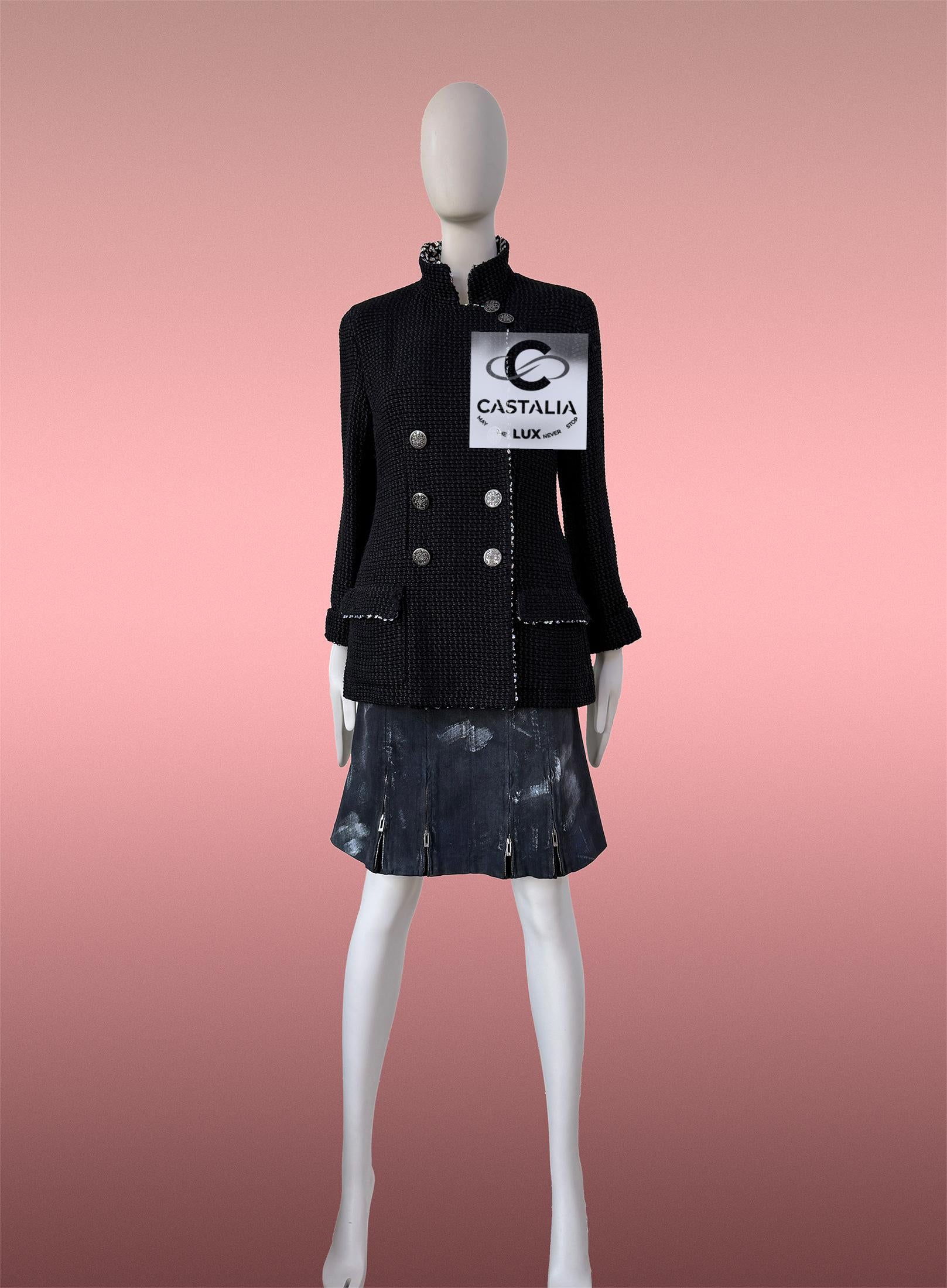 Giacca Chanel 11K$ in tweed nero con accenti di paillettes 40 FR In condizioni Nuovo in vendita a Dubai, AE