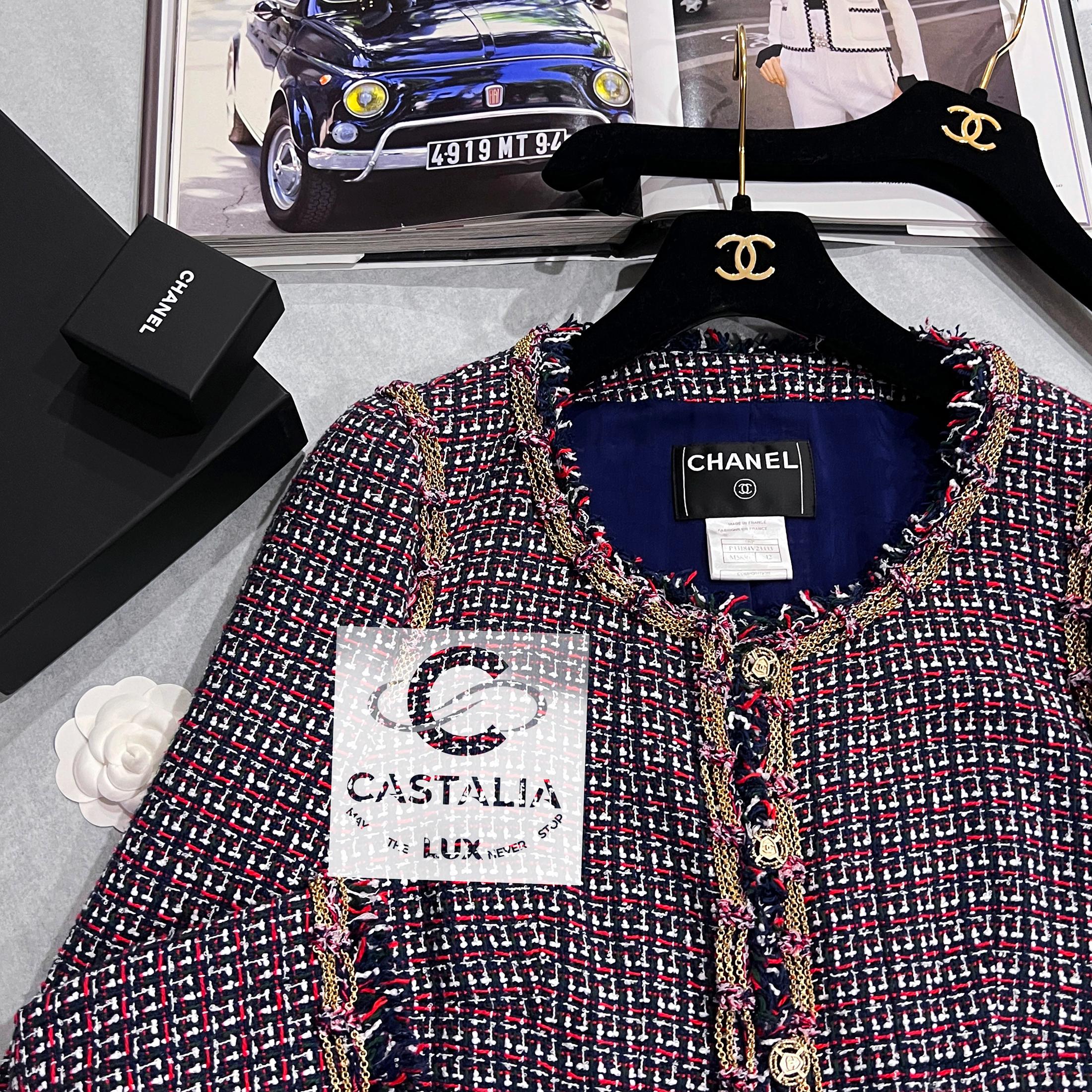 Chanel 11K$ Iconic Metallic Chain Trim Tweed Jacket 42 FR Excellent état à Dubai, AE