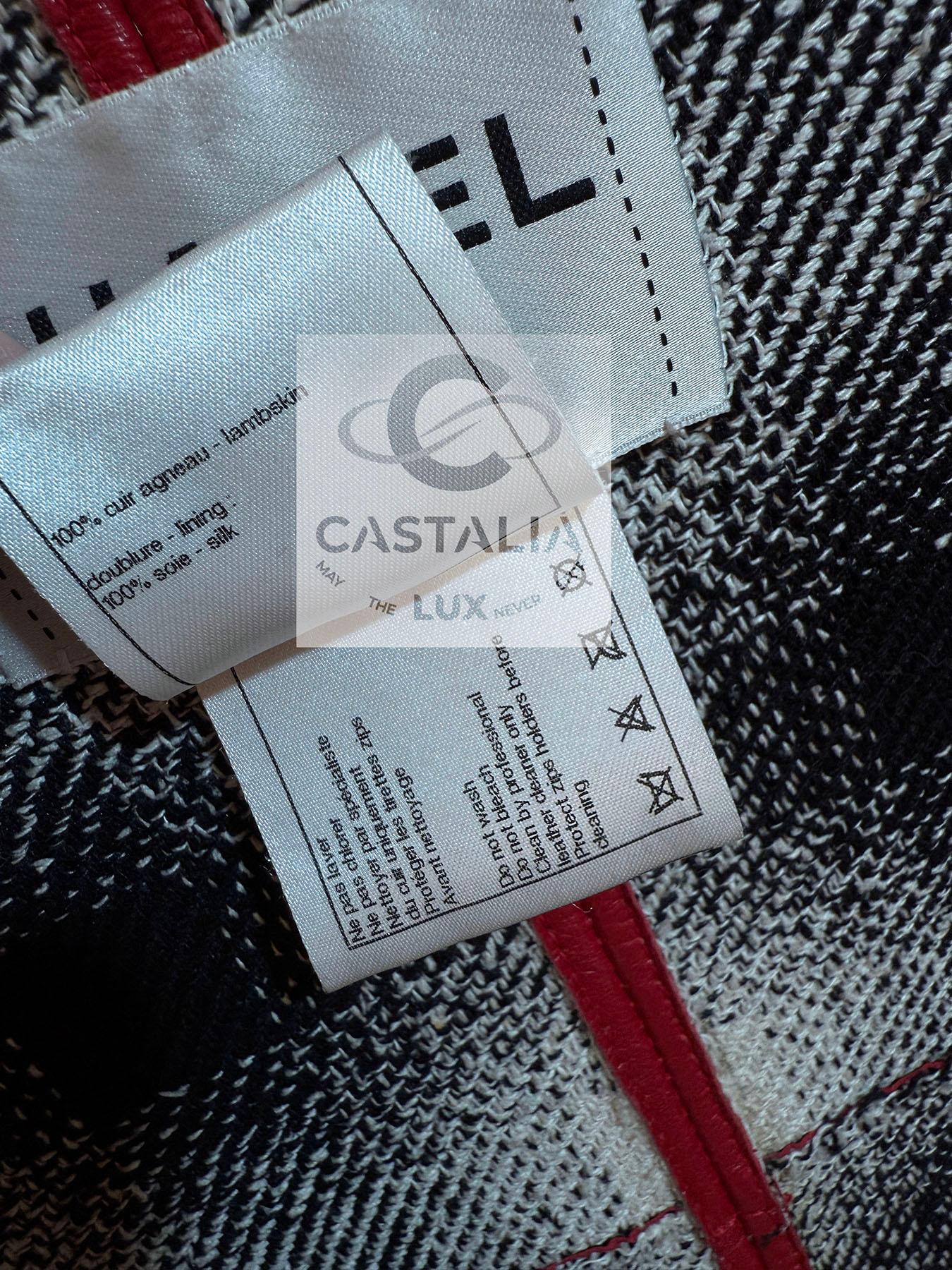 Chanel 11K$ Neu Karminrot Leder Visionär Mantel 38 FR im Angebot 10