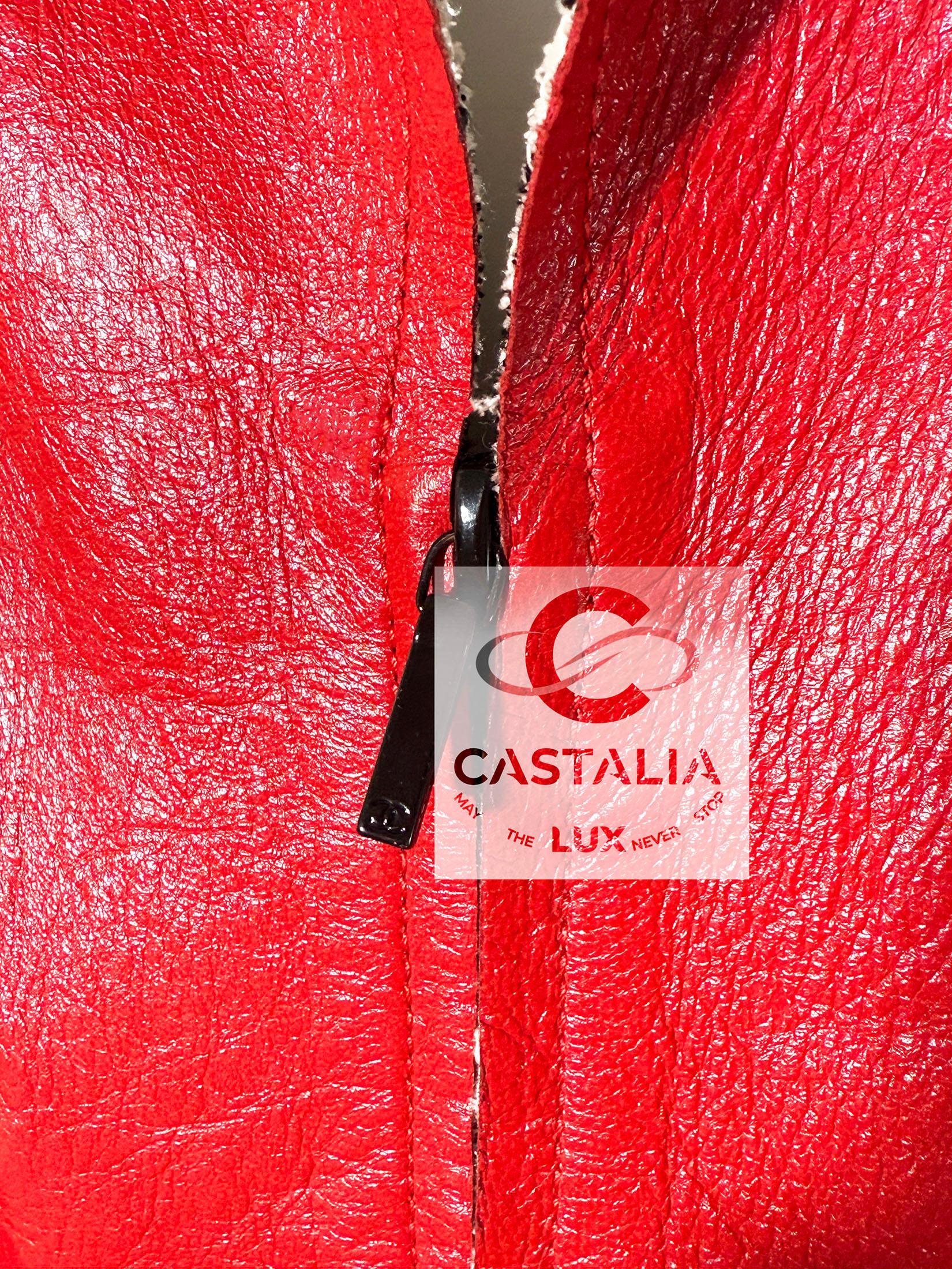 Chanel 11K$ Nuovo Cappotto Visionario in Pelle Cremisi 38 FR in vendita 3