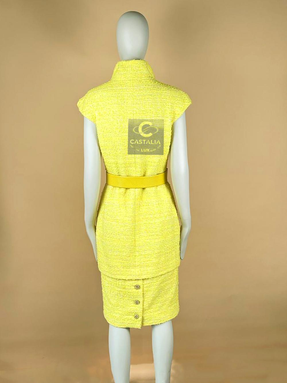Chanel 11K$ New Iconic Yellow Tweed Dress with Belt 40 FR For Sale 9