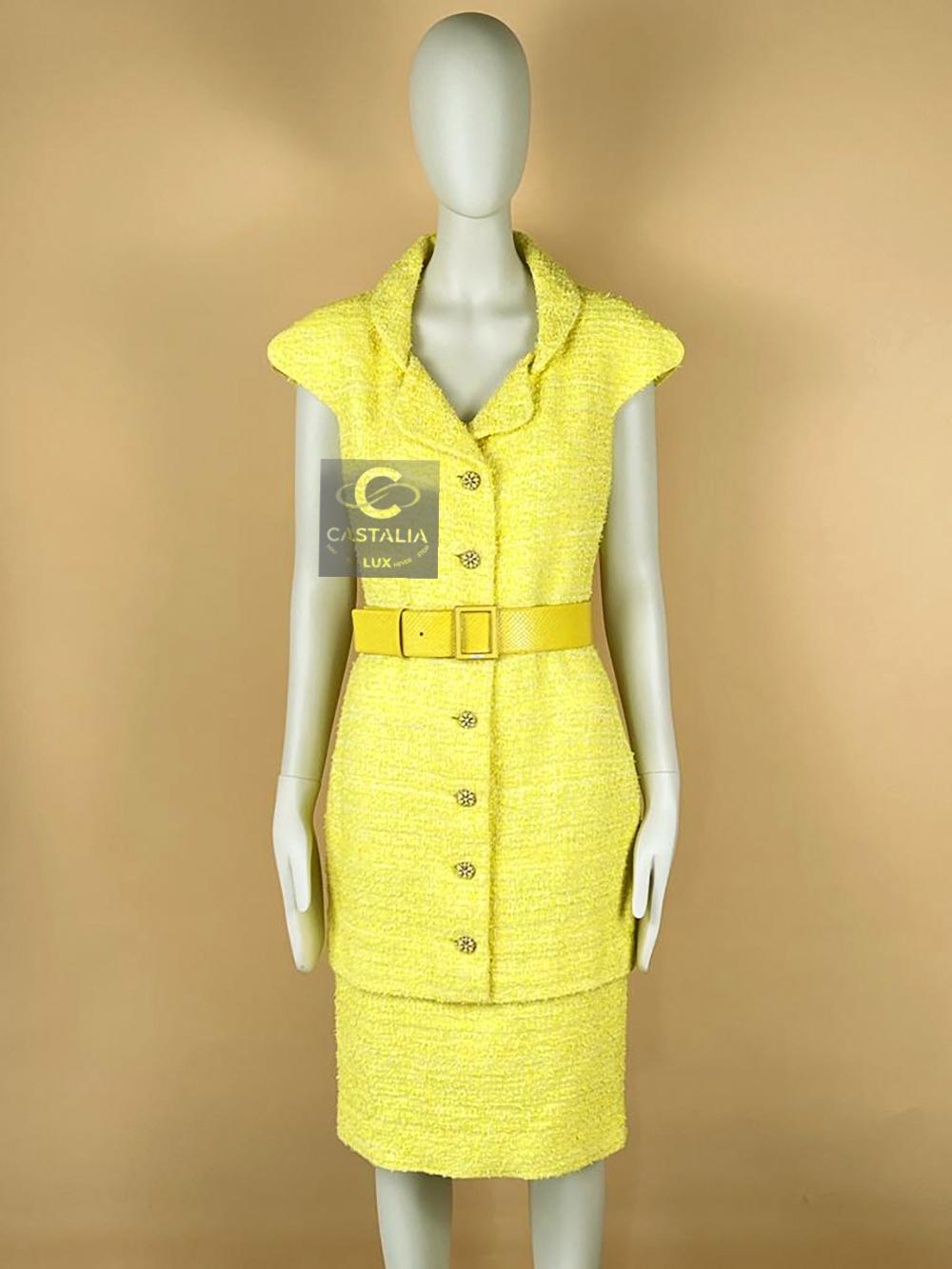 Chanel 11K$ New Iconic Yellow Tweed Dress with Belt 40 FR For Sale 2