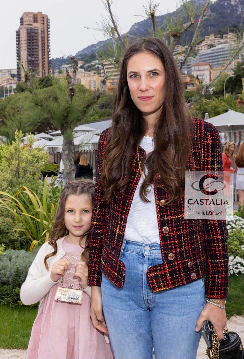 New Chanel Timeless black tweed jacket with interwoven LOGO red ribbons ~ as seen on Tetiana Casiraghi (Monaco royal family)
- CC logo jewel Gripoix buttons
- black silk lining with camellias
Size mark 38 FR / Condition: never worn