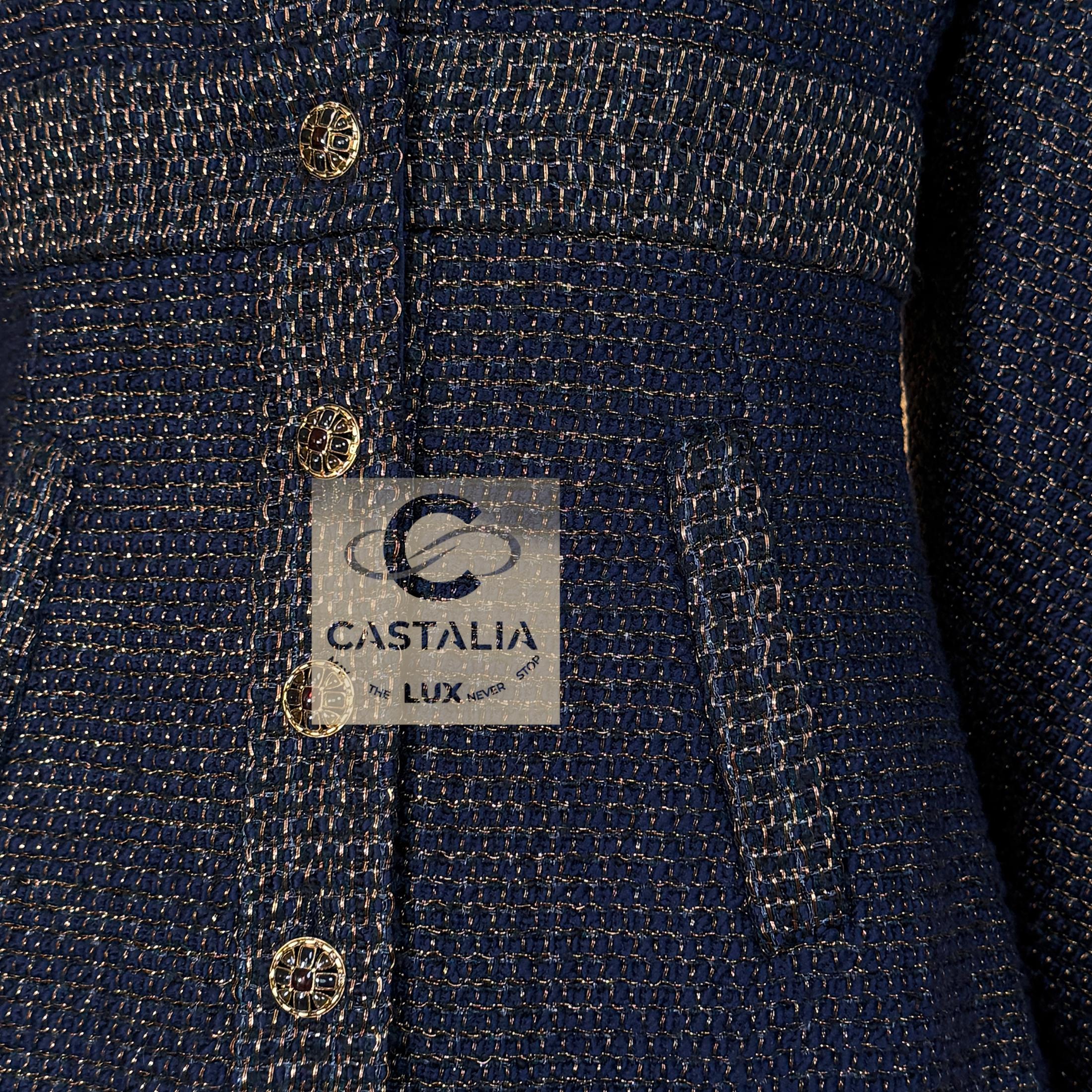 CHANEL 11K$ New Paris / EGYPT Veste en tweed marine 36 FR en vente 8