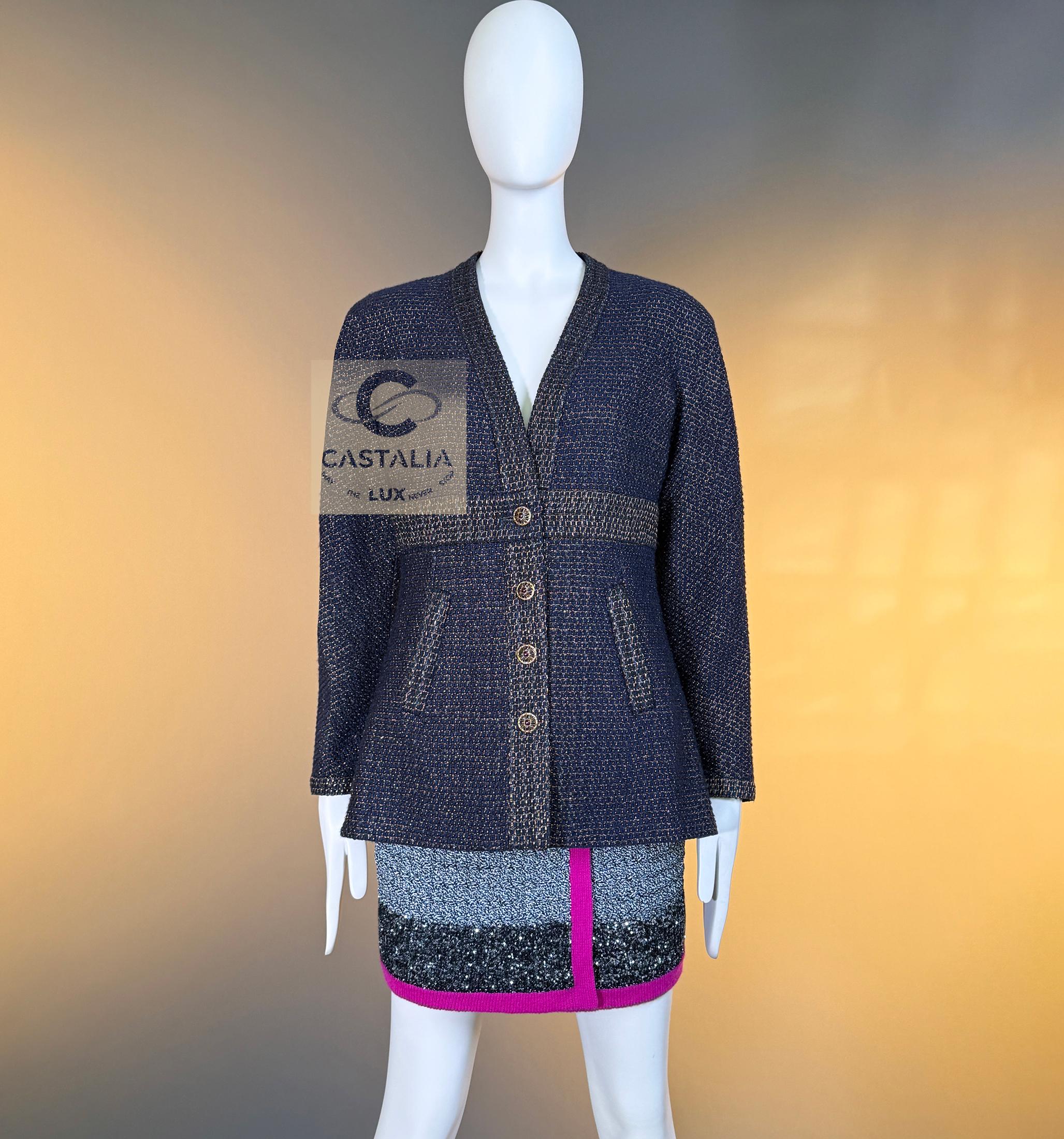 ~  Una reliquia de CHANEL El visionario Karl Lagerfeld 
París / EGIPTO La colección Métiers d'Art 2019, presentada por primera vez en el Templo de Dendur del Museo Metropolitano de Arte de Nueva York

~ Esta pieza es a la vez artefacto y oráculo: