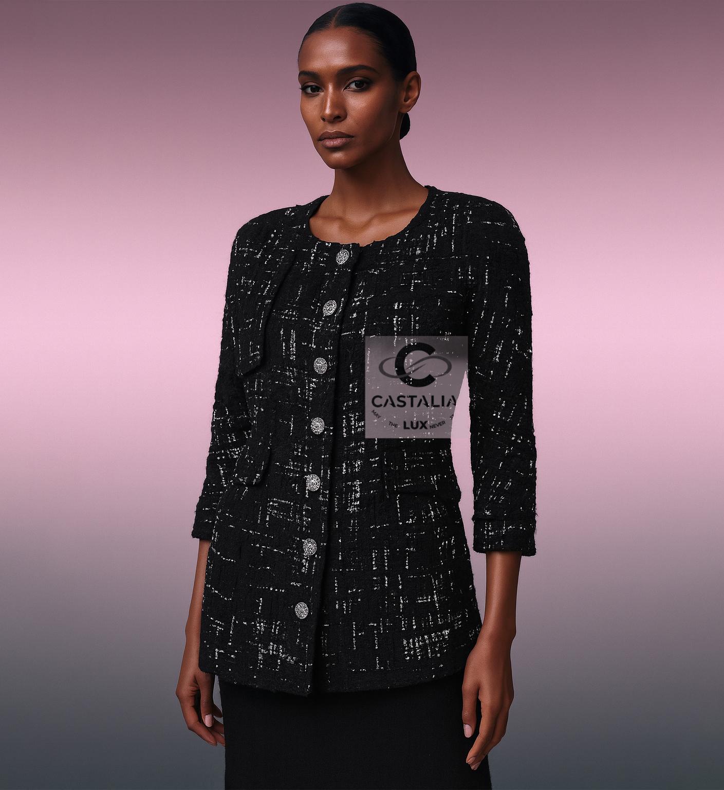 Chanel 11K$ Nuova Parigi / Amburgo Timeless Giacca in tweed nero 46 FR In condizioni Nuovo in vendita a Dubai, AE