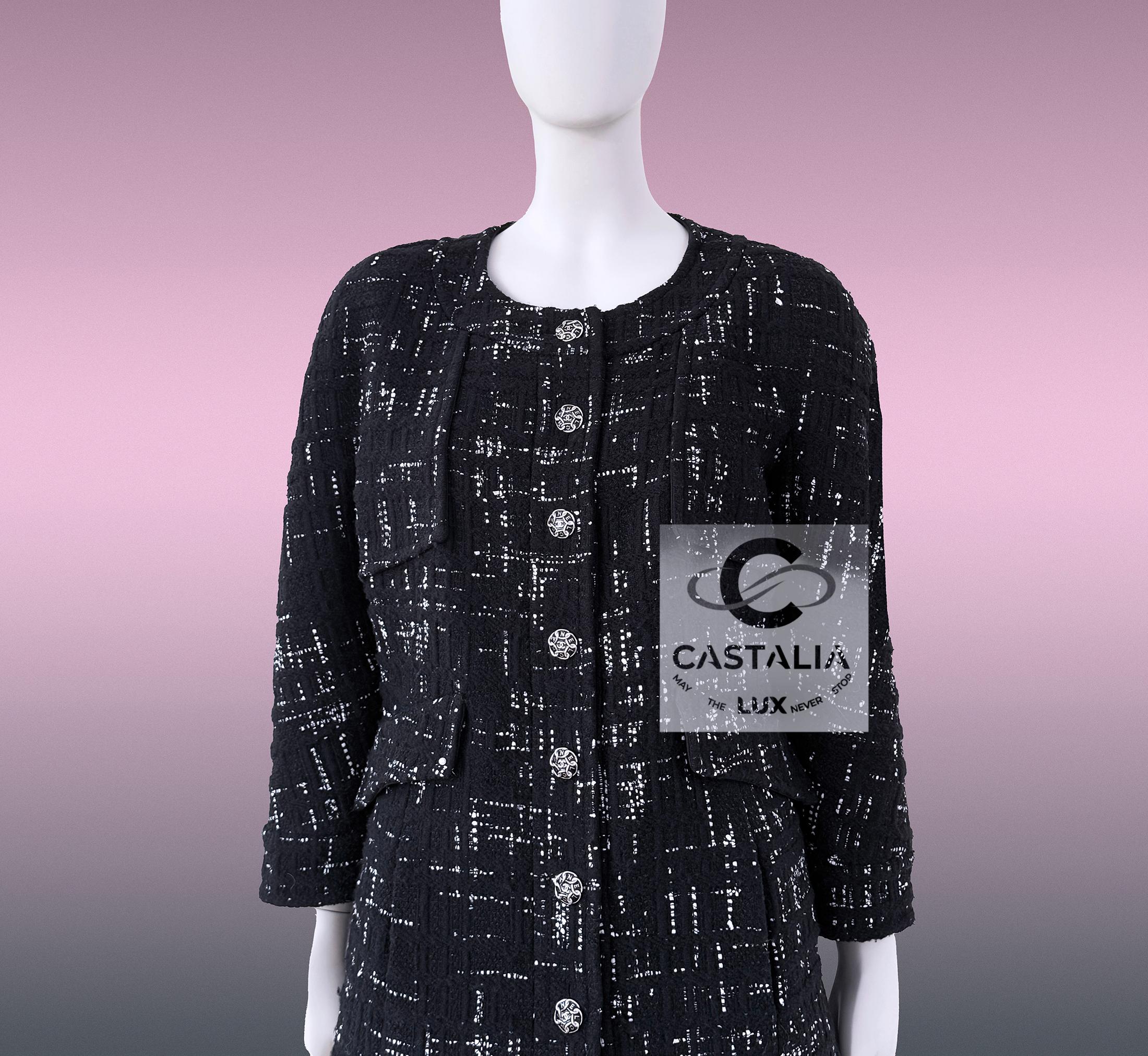 da uomo o donna Chanel 11K$ Nuova Parigi / Amburgo Timeless Giacca in tweed nero 46 FR in vendita