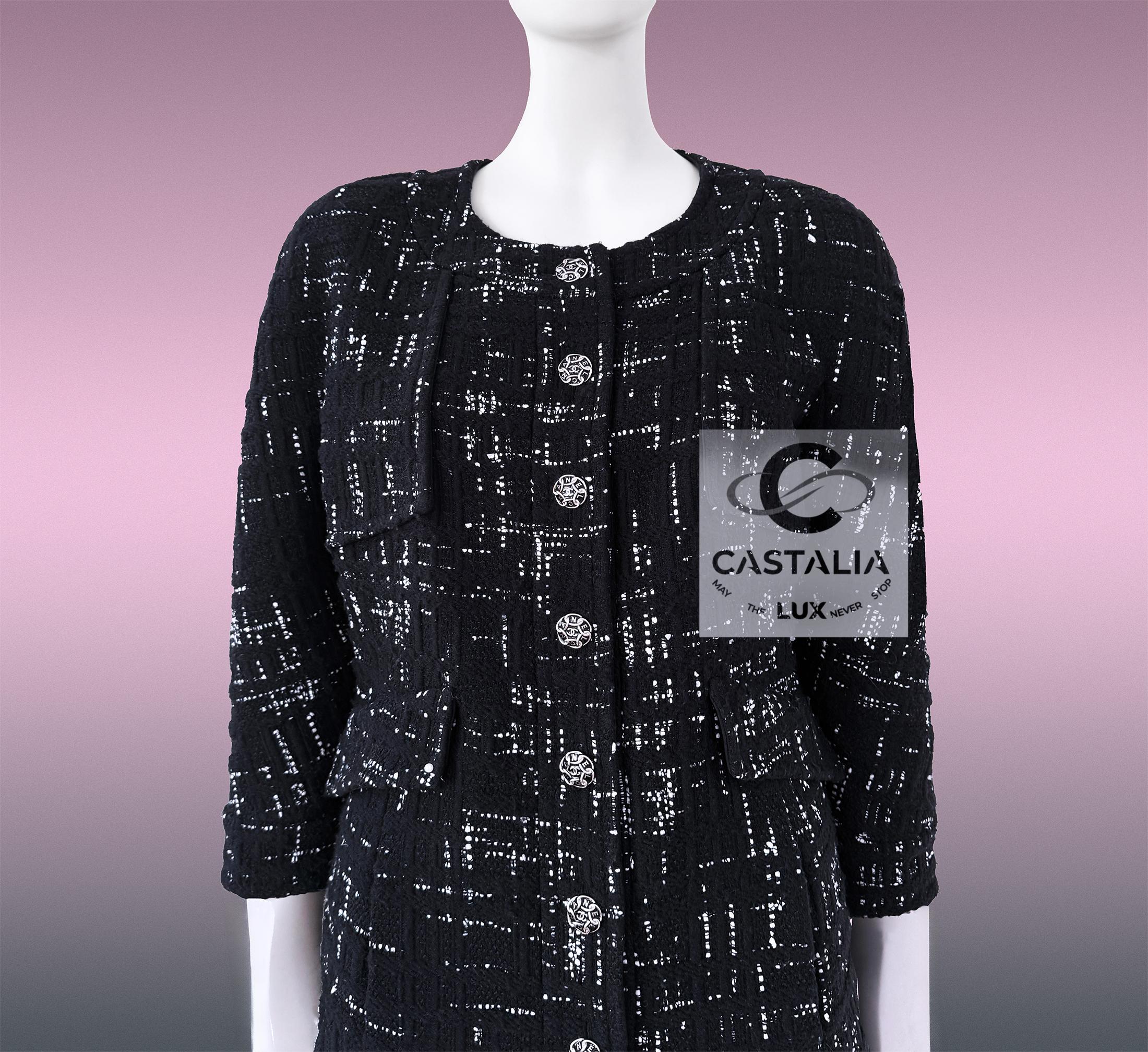 Chanel 11K$ Nuova Parigi / Amburgo Timeless Giacca in tweed nero 46 FR in vendita 3