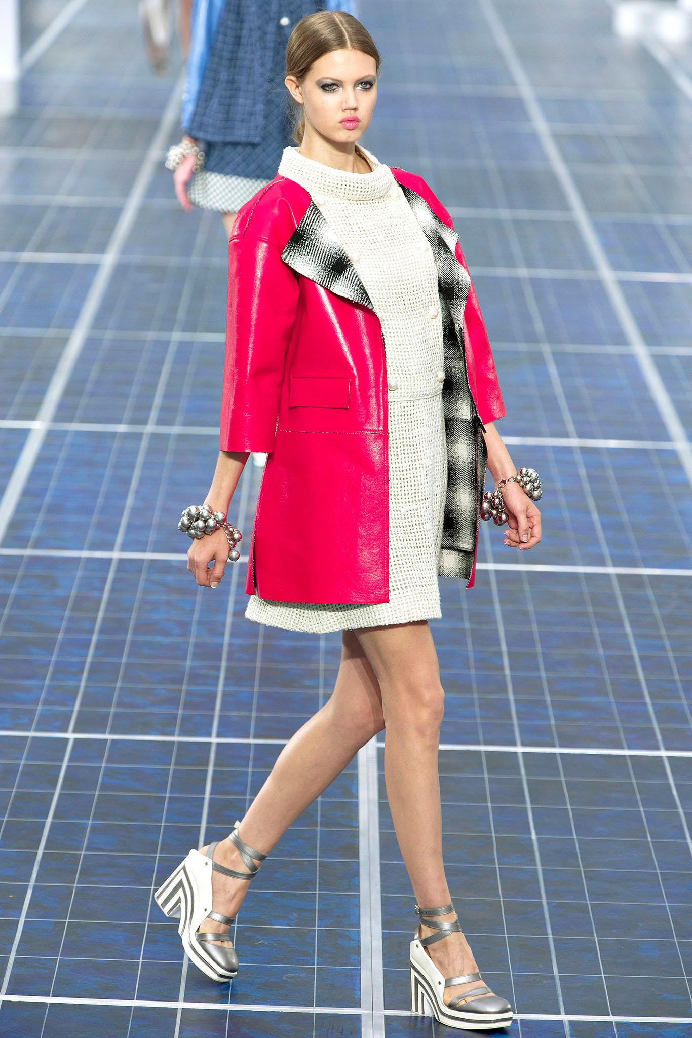 Veste en cuir et tweed rouge Rita Ora style Chanel 11K$ neuve, 38 FR Excellent état - En vente à Dubai, AE