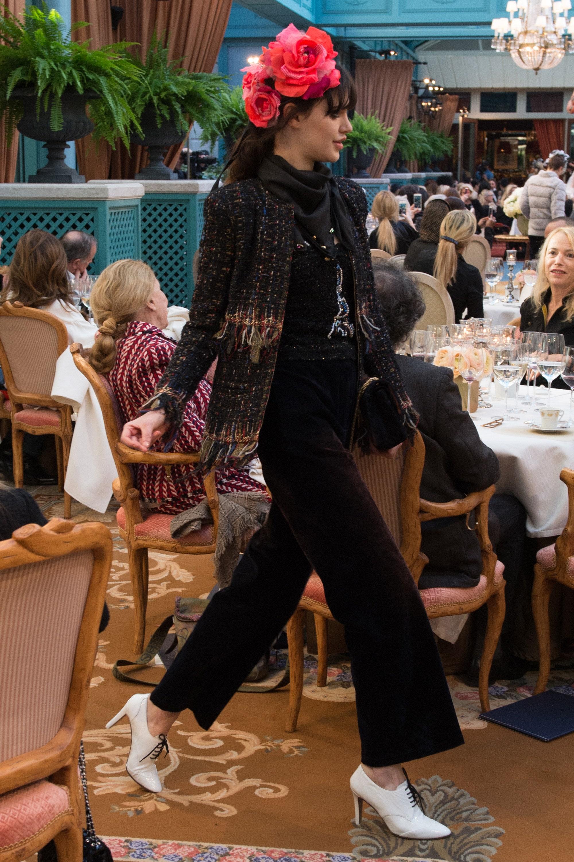 Chanel 11K$ Paris / Cosmopolite Ribbon Tweed Jacket In Excellent Condition In Dubai, AE