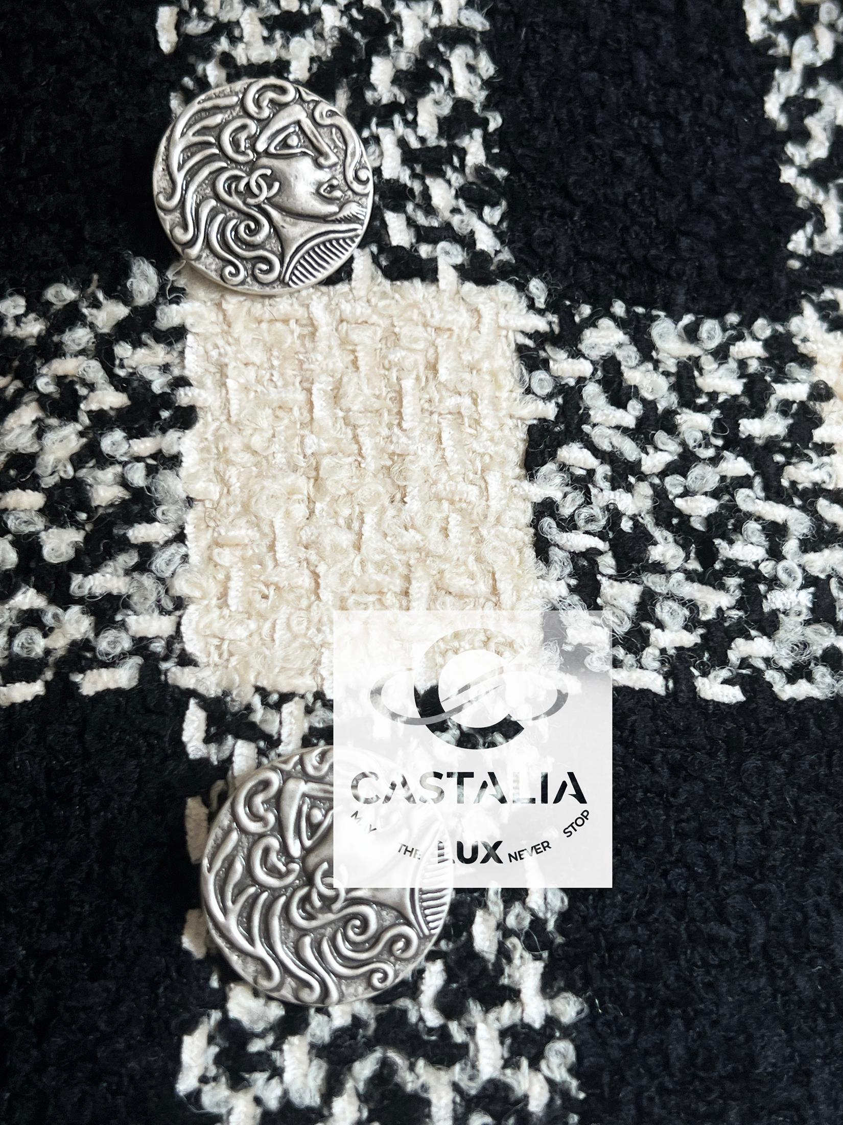 Chanel Parigi / Roma Giacca monocromatica in tweed 36 FR in vendita 9