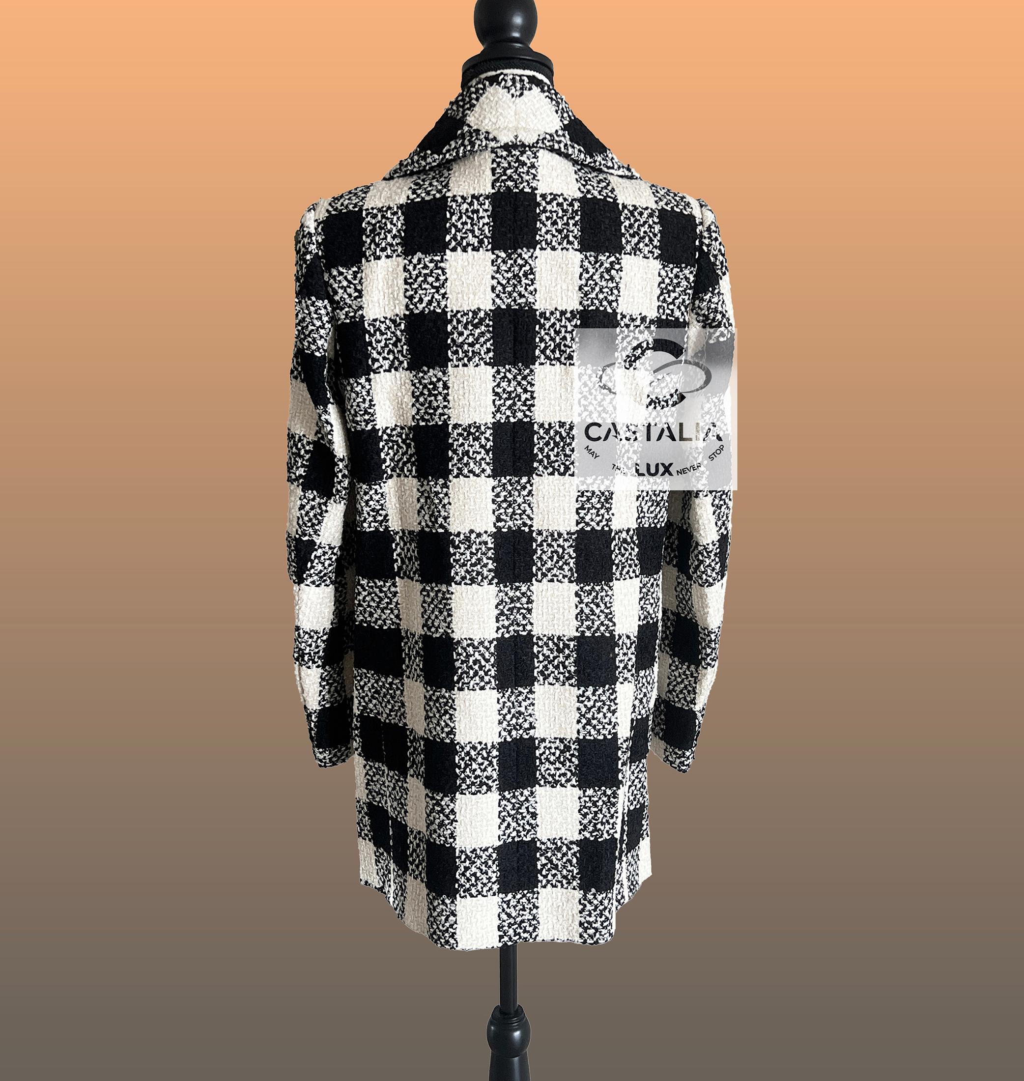 Chanel Parigi / Roma Giacca monocromatica in tweed 36 FR in vendita 10