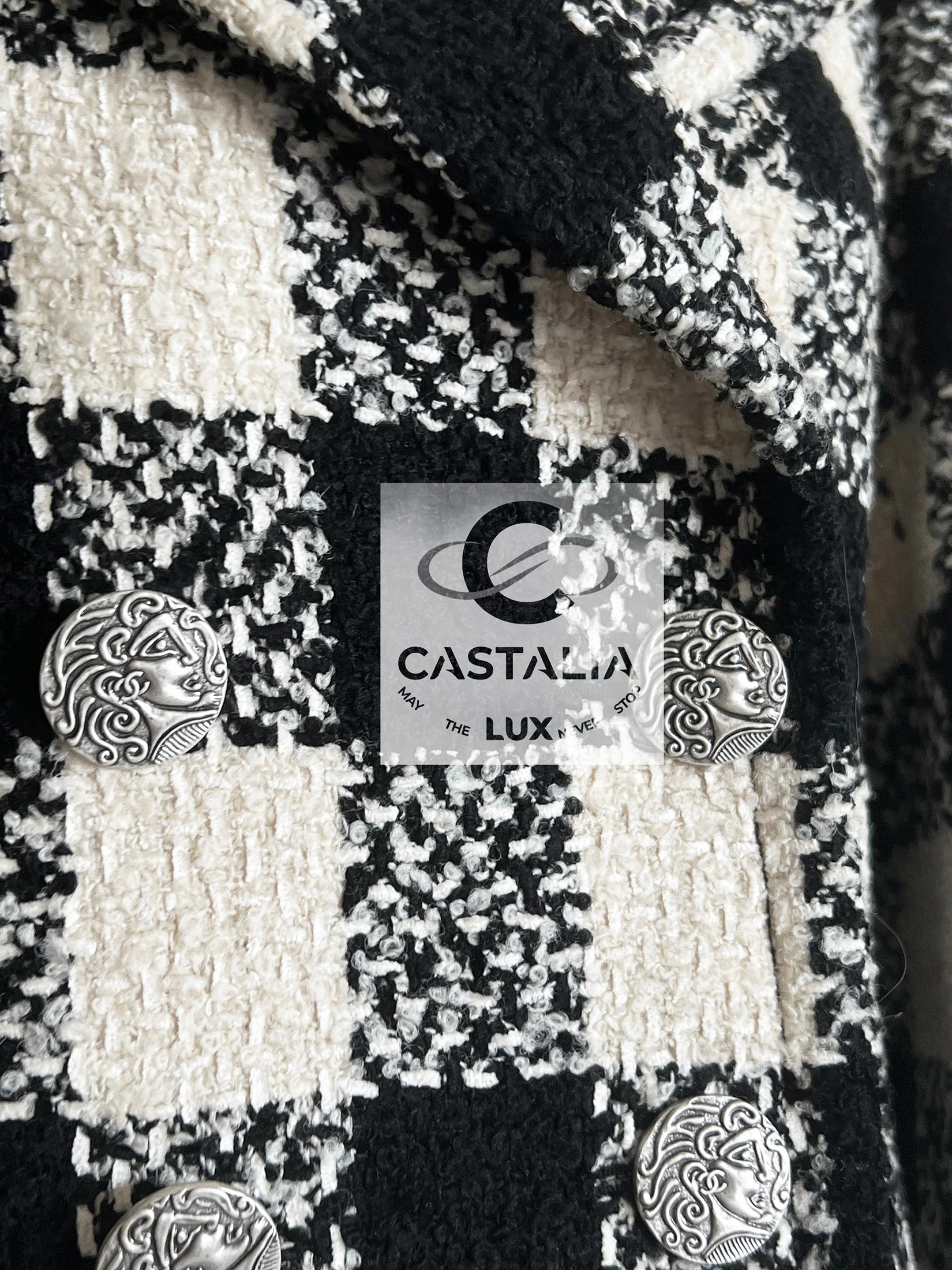 Chanel Parigi / Roma Giacca monocromatica in tweed 36 FR in vendita 11