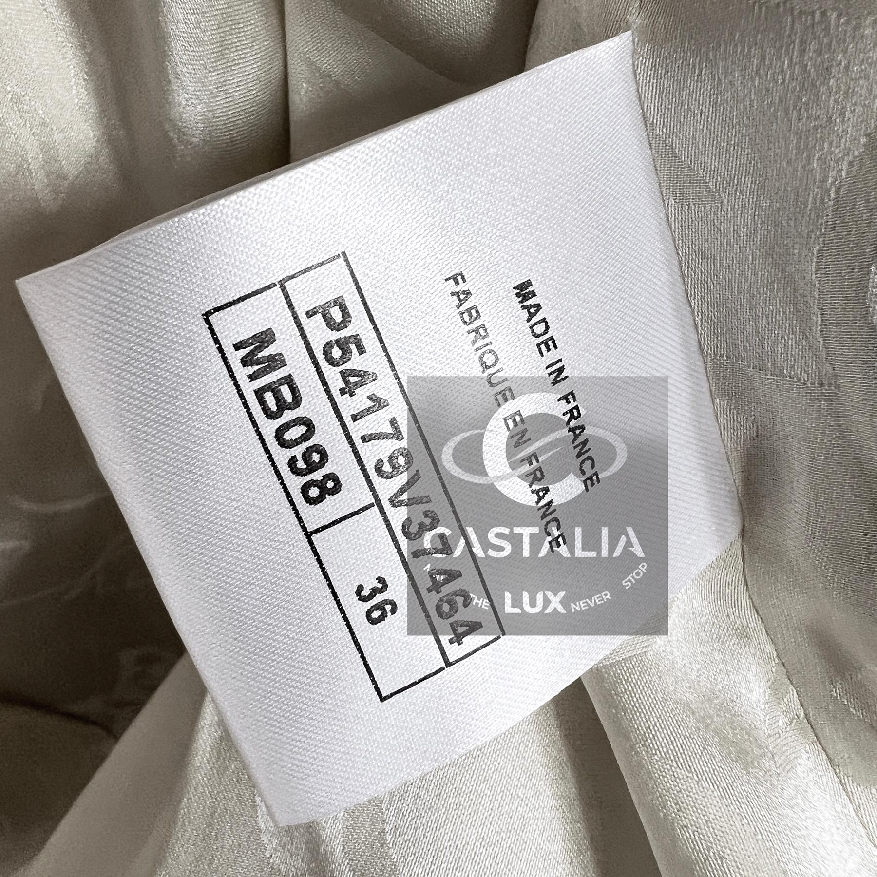 Chanel Parigi / Roma Giacca monocromatica in tweed 36 FR in vendita 13