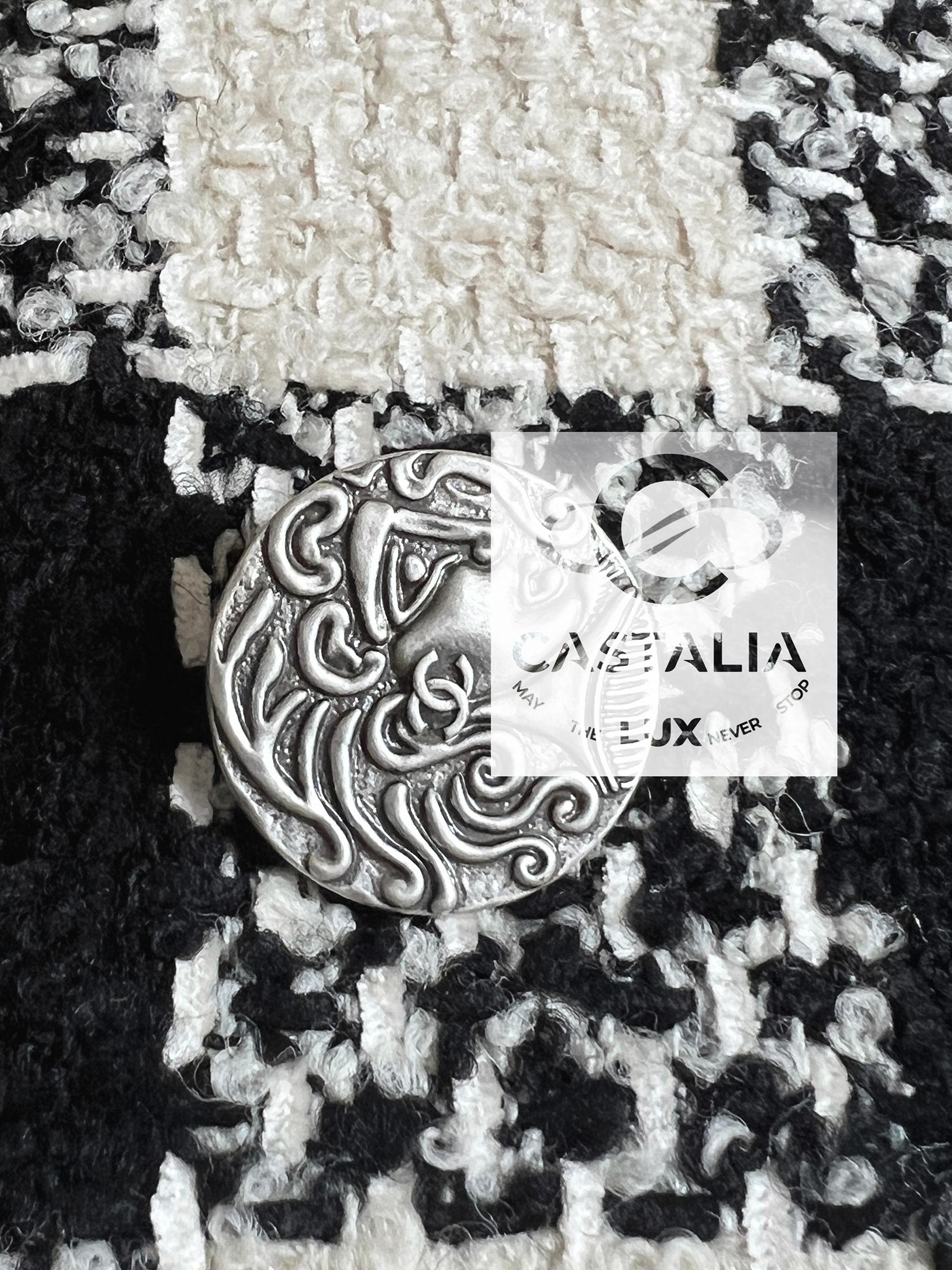 Chanel Parigi / Roma Giacca monocromatica in tweed 36 FR in vendita 4