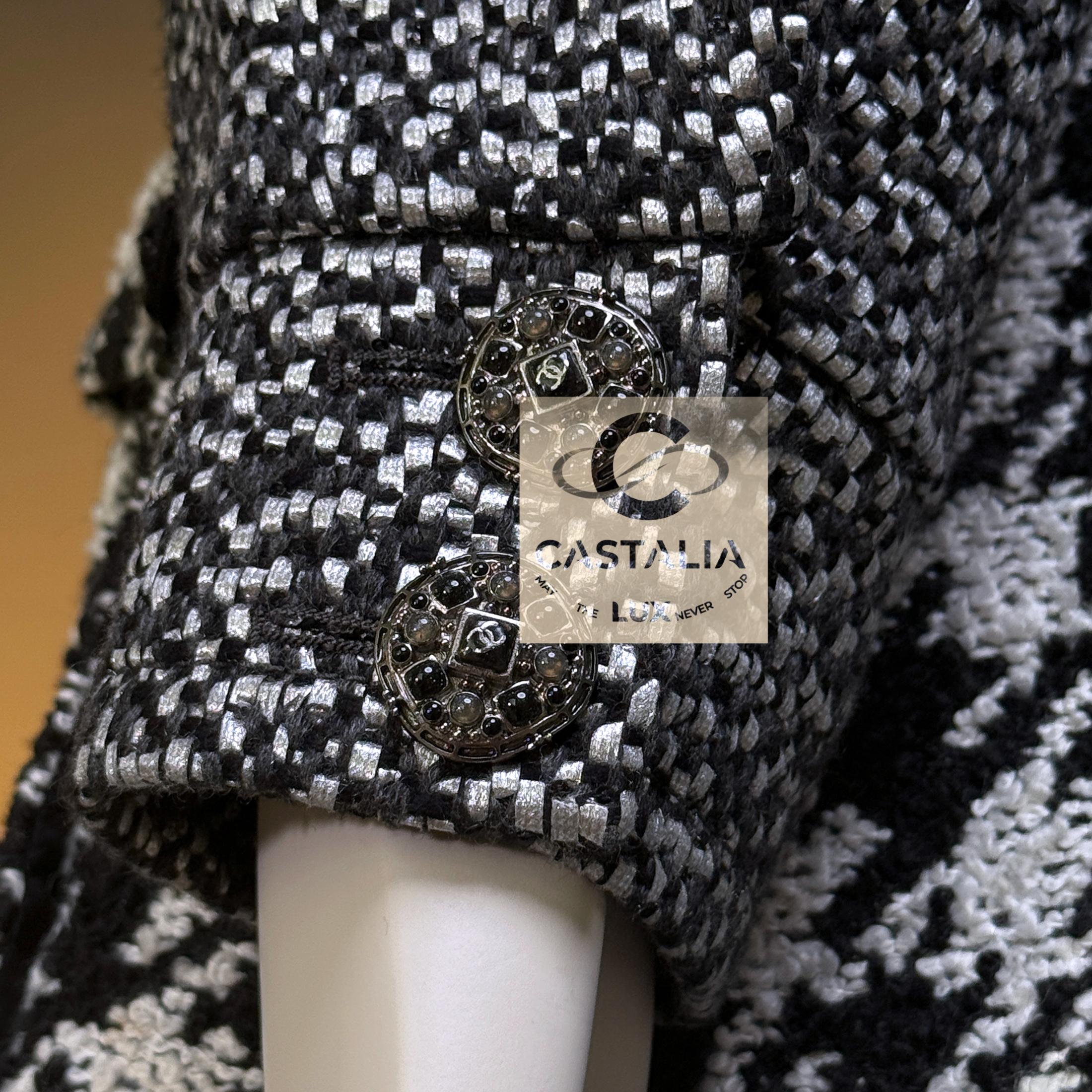 CHANEL 11K$ Rare Crossover Tweed Parka with Gripoix Buttons For Sale 5