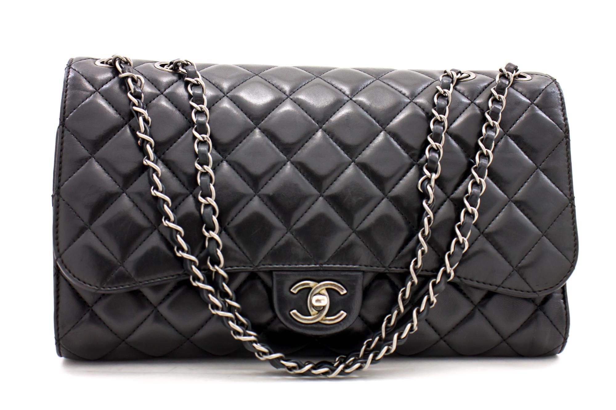 Eine authentische CHANEL 12