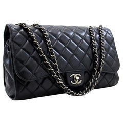 CHANEL 12"" Kordelzug Große Kette Umhängetasche Klappe Lammfell Schwarz