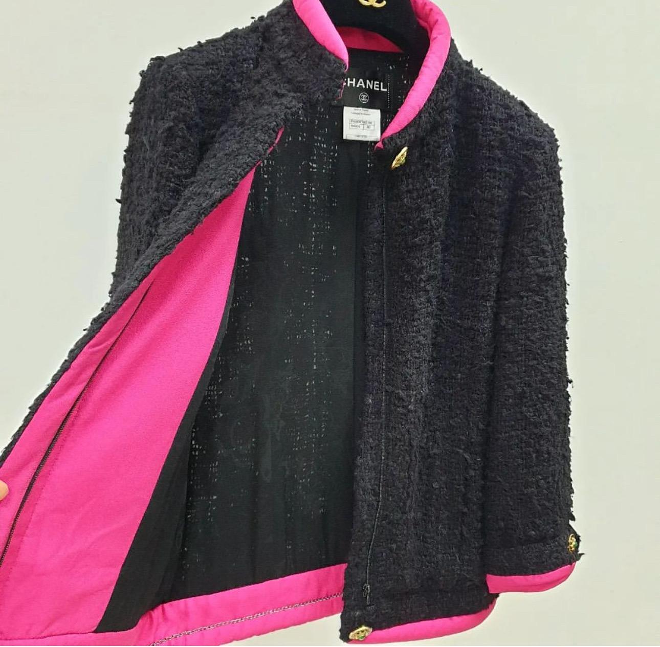 CHANEL 12A Schwarze Gripore-Jacke aus Seide und Tweed mit Knopfleiste  im Angebot 1