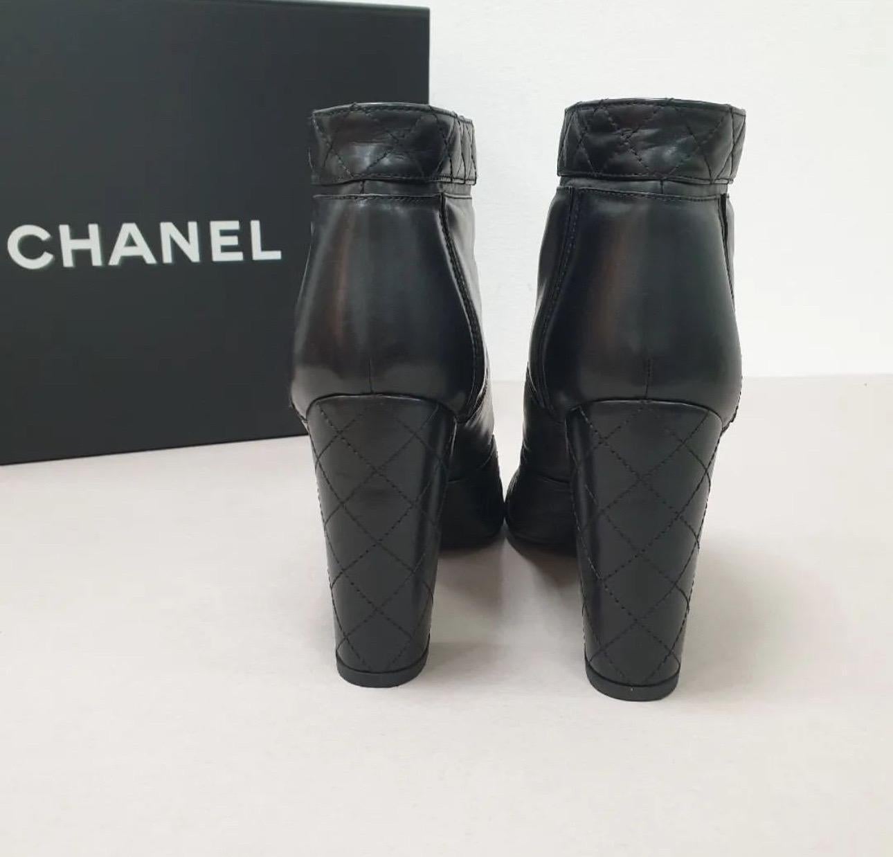 Women's Chanel 12A Matelasse Leather Front Zip Heel Boots Pumps For Sale
