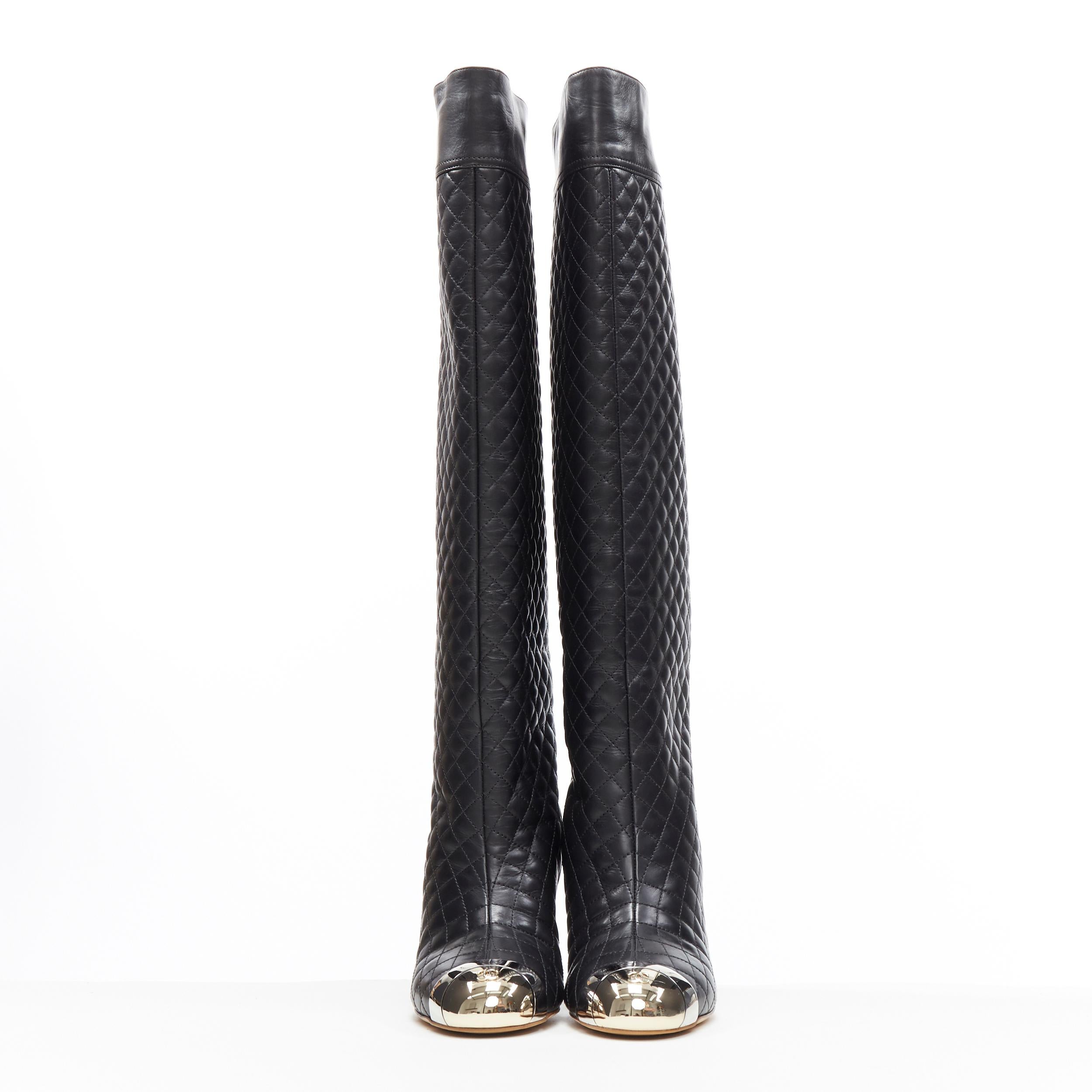 CHANEL 12C negro diamante acolchado de cuero metal CC puntera rodilla bota alta EU38 Negro