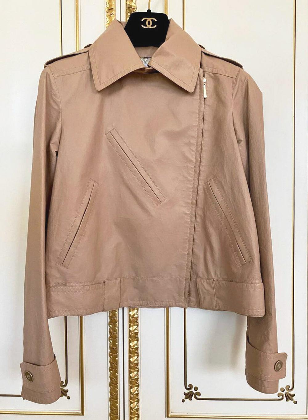 Chanel 12K$ Beige Leather and Taffeta Biker Jacket 34 FR For Sale 2