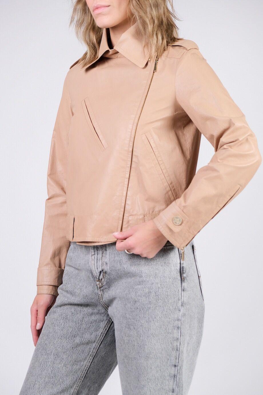 Veste motard Chanel 12K$ en cuir et taffetas beige en vente 6