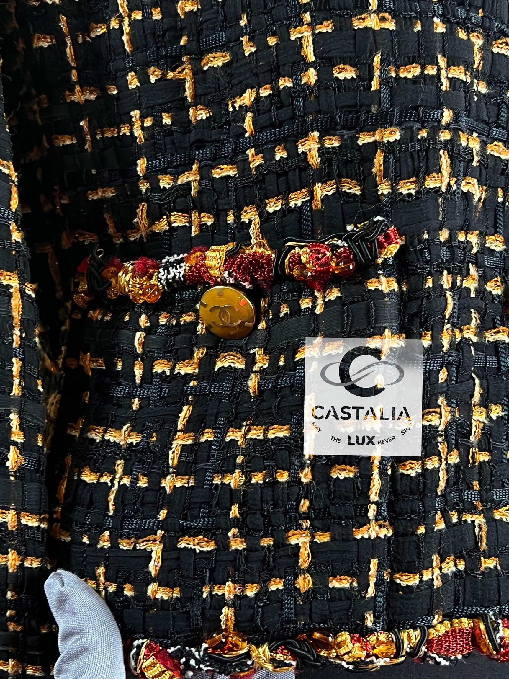 Chanel 12K$ Giacca in tweed con nastro nero 38 FR in vendita 3