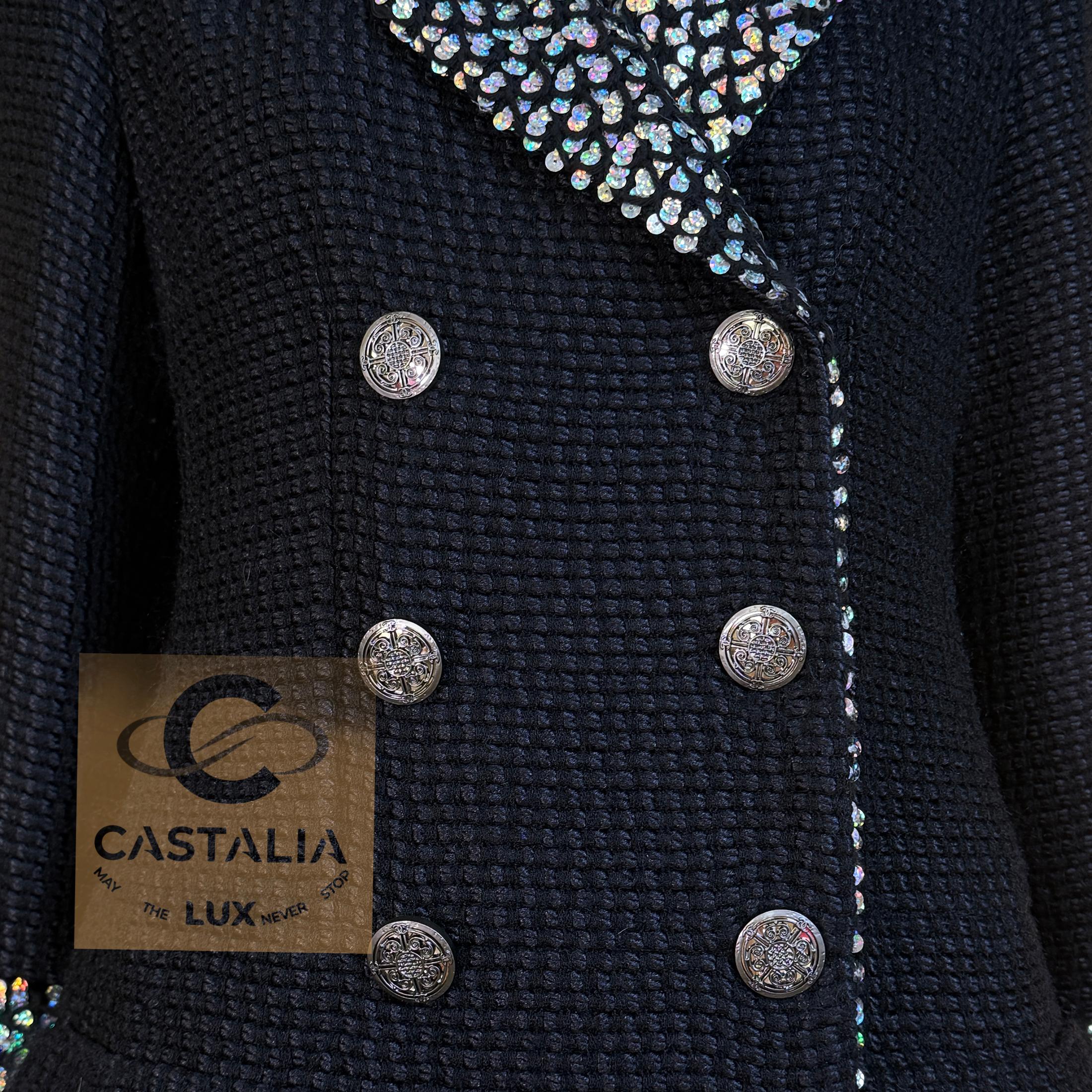 CHANEL 12K$ Veste en tweed noir avec paillettes 40 FR en vente 7