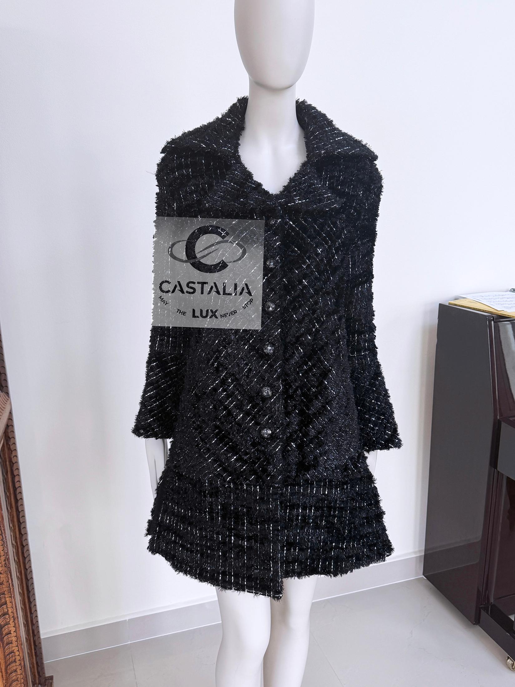 Chanel 12K$ New Cara Delevingne Style Fluffy Tweed Jacket 36 FR In New Condition For Sale In Dubai, AE