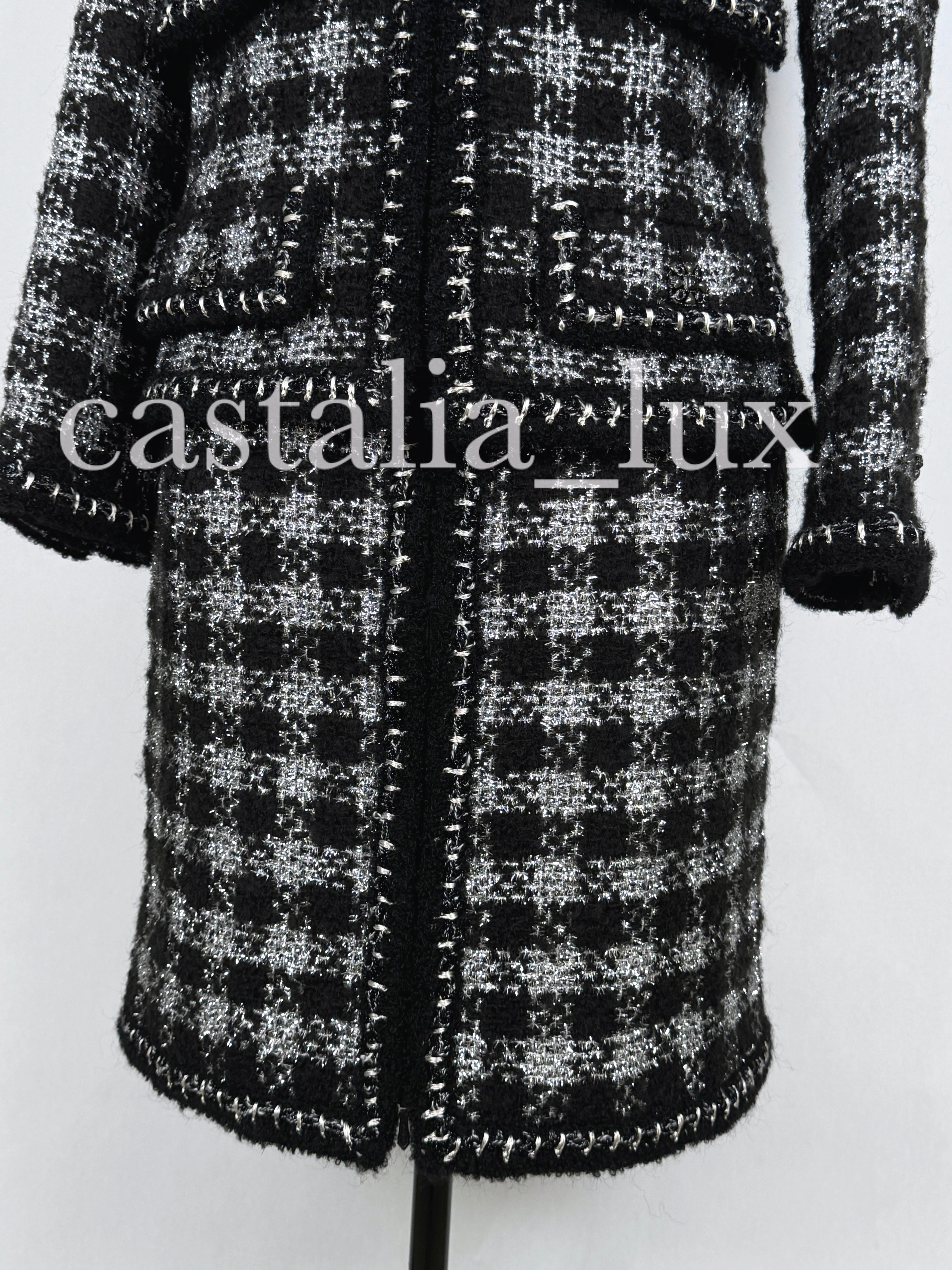 Chanel 12K$ Neu CC Juwelenknöpfe Schwarz Tweed Jacke und Rock Set aus Jacke und Rock aus Tweed im Angebot 12