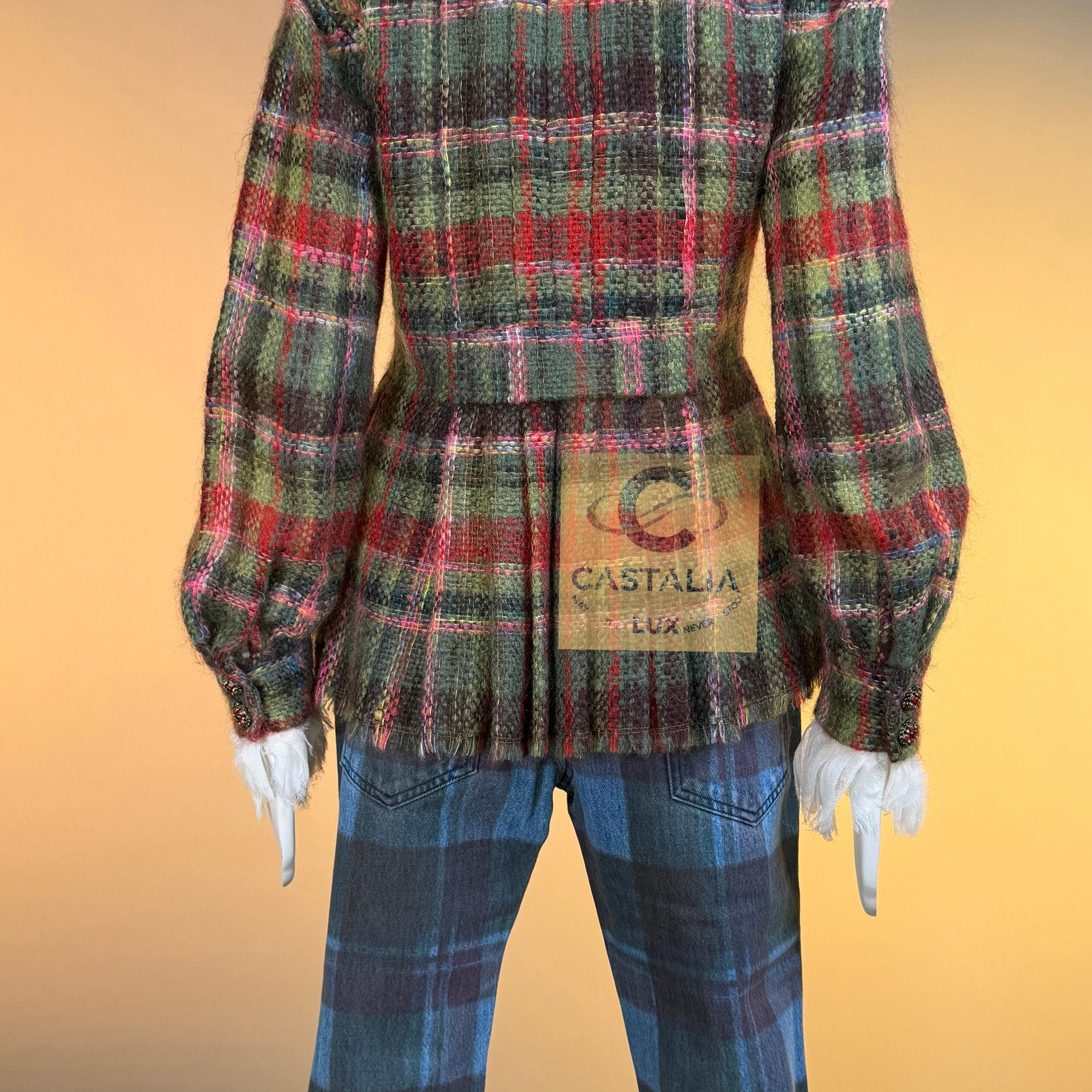 CHANEL 12K$ Rare Paris / Edinburgh Runway Tweed Jacket 34 FR en venta 9