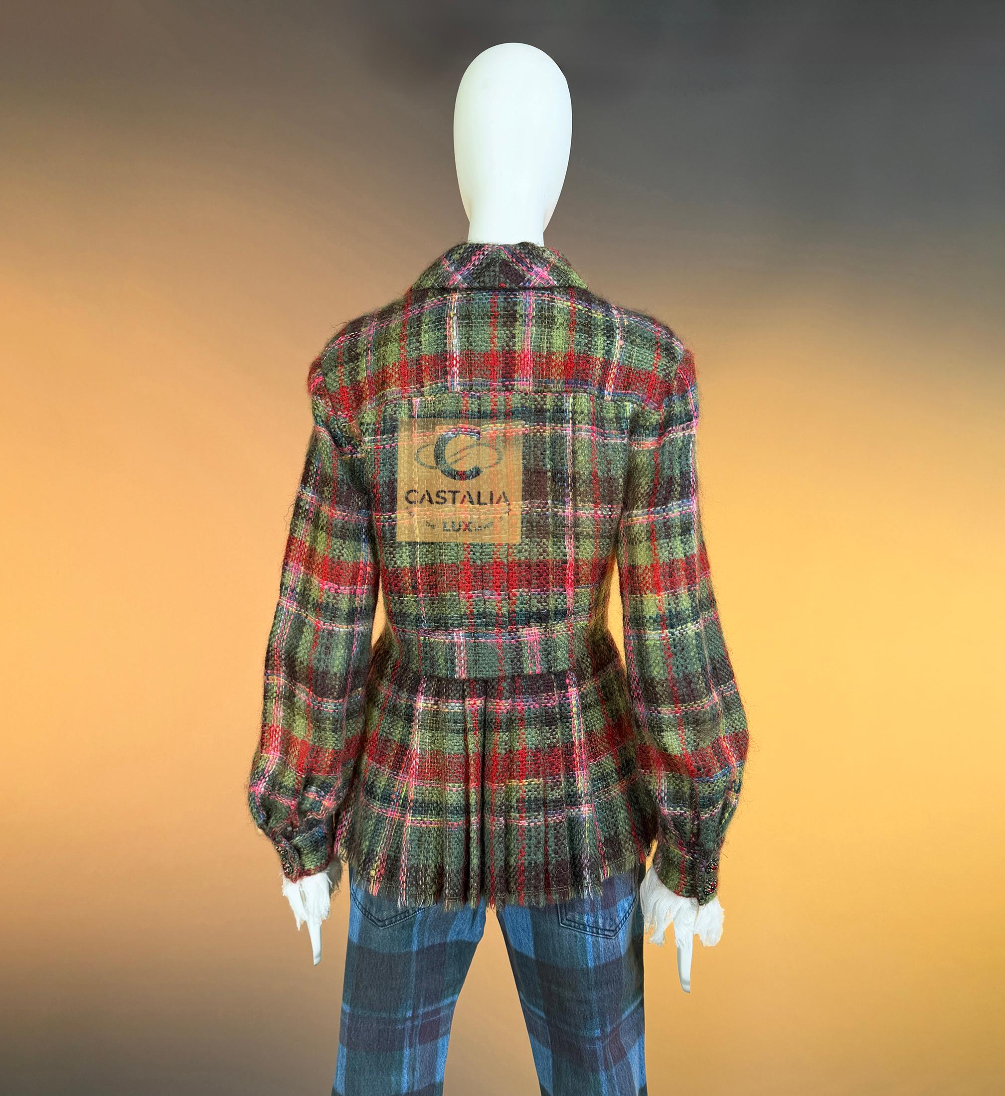 CHANEL 12K$ Rare Paris / Edinburgh Runway Tweed Jacket 34 FR en venta 11