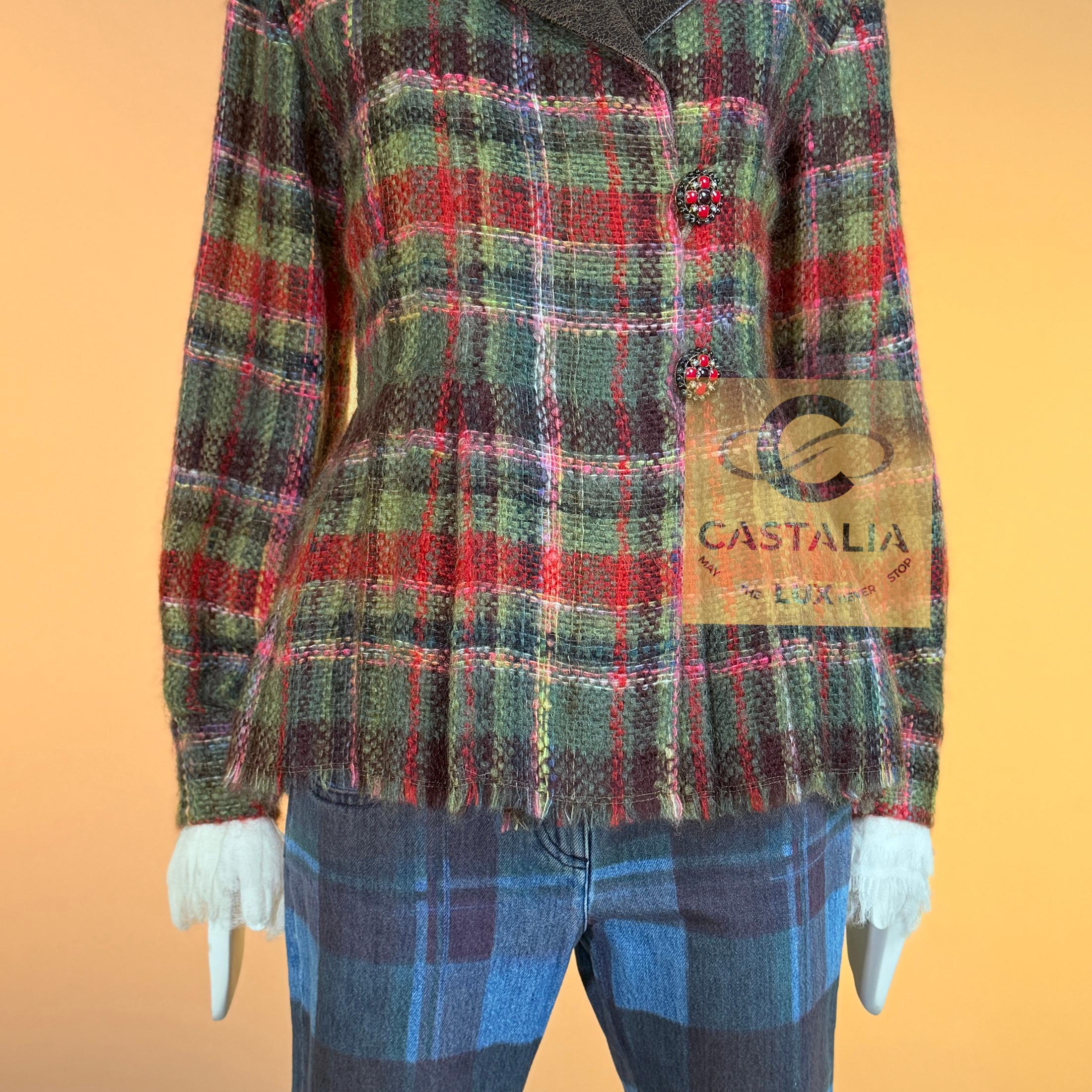 CHANEL 12K$ Rare Paris / Edinburgh Runway Tweed Jacket 34 FR en venta 4