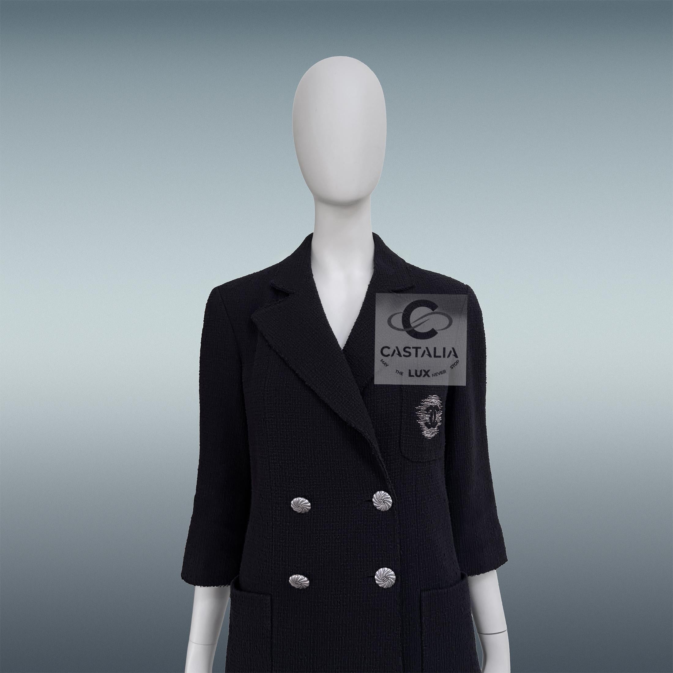 Chanel 12P Schwarz Logo Patch Tweed Jacke 36 FR im Angebot 5