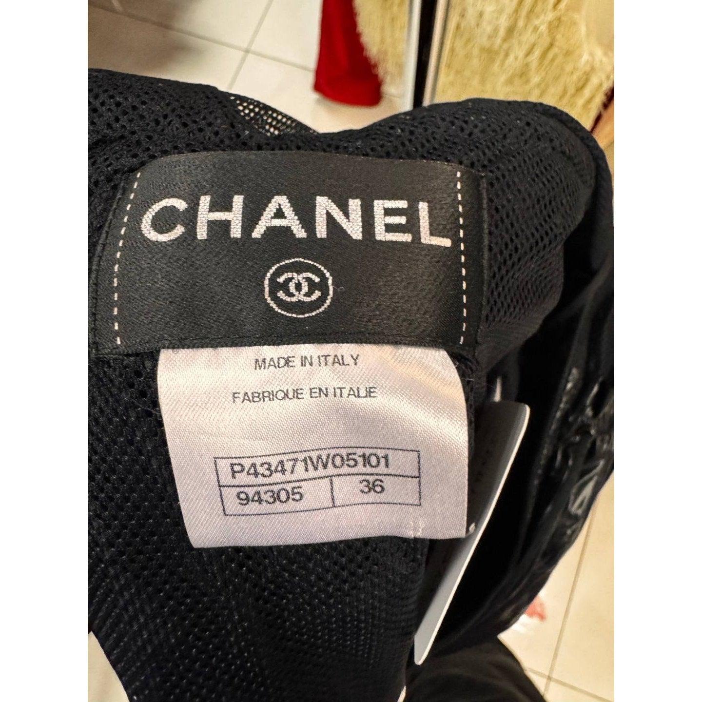 Donna Giacca con cappuccio in nylon a rete Chanel 12SS - Taglia FR36 in vendita
