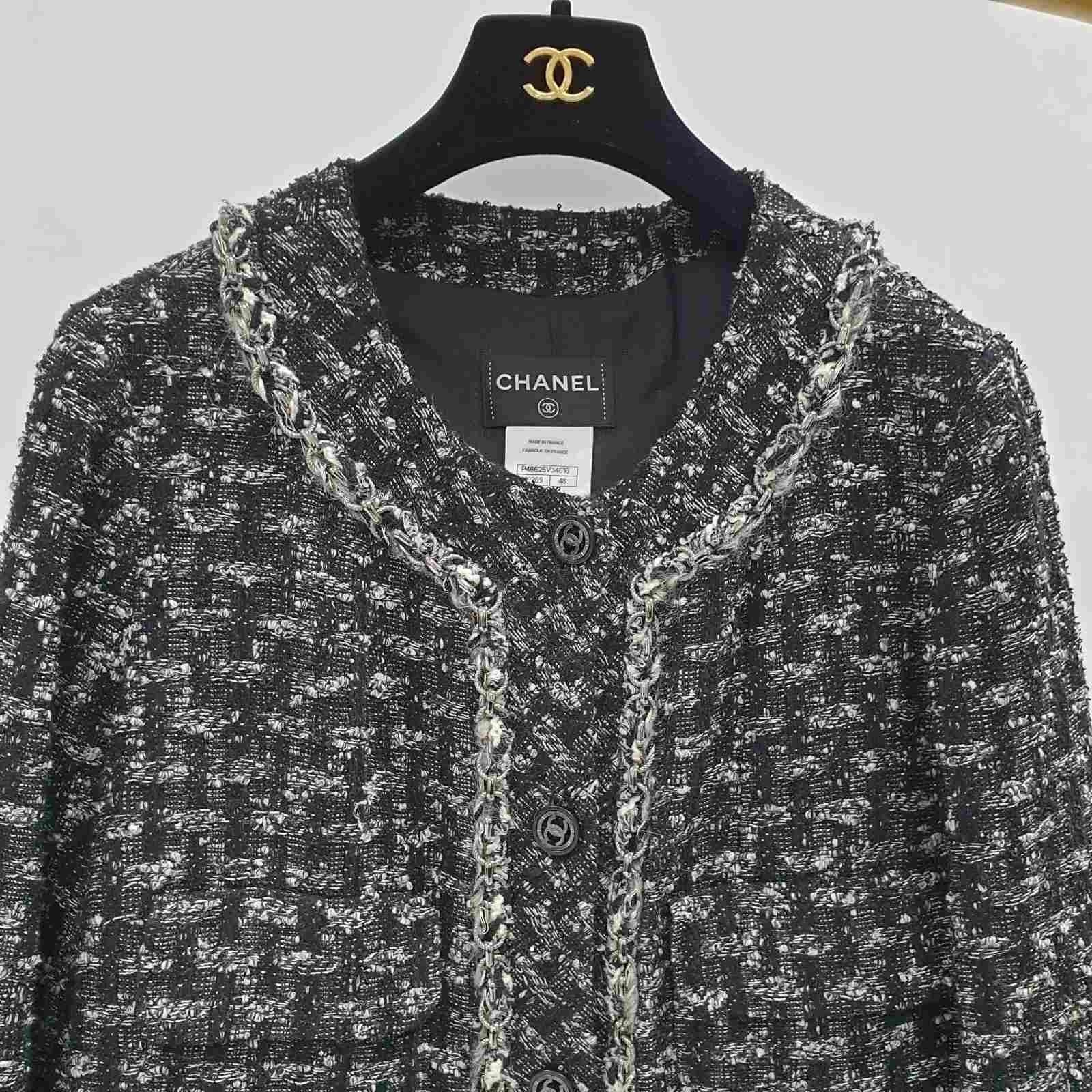 CHANEL 13A Black Grey Chain Trim Tweed Coat Jacket Dress Top  For Sale 1