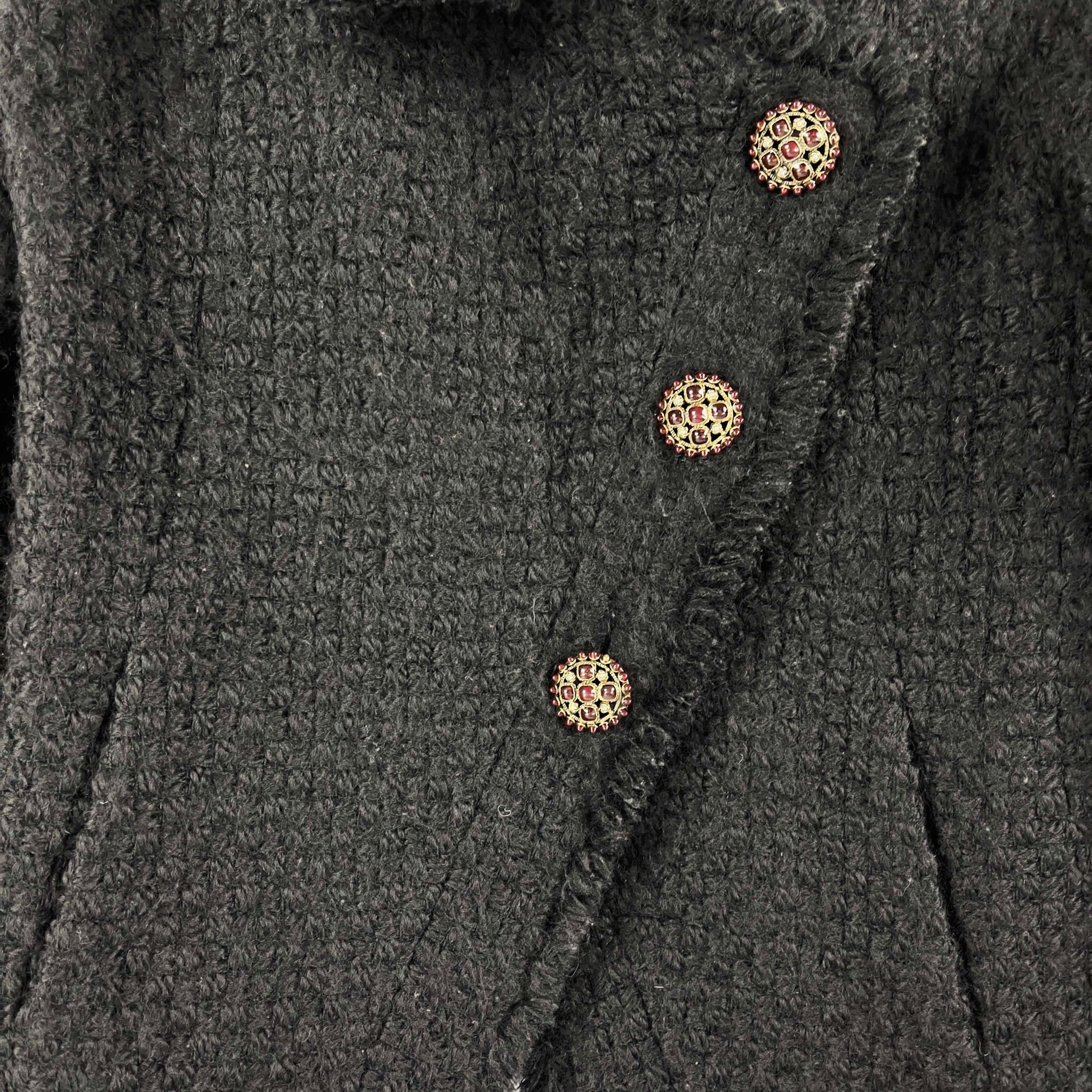 CHANEL -13A Paris-Edinburgh Black Tweed Plaid Jacket - Gripoix Buttons - 36 US 6 8
