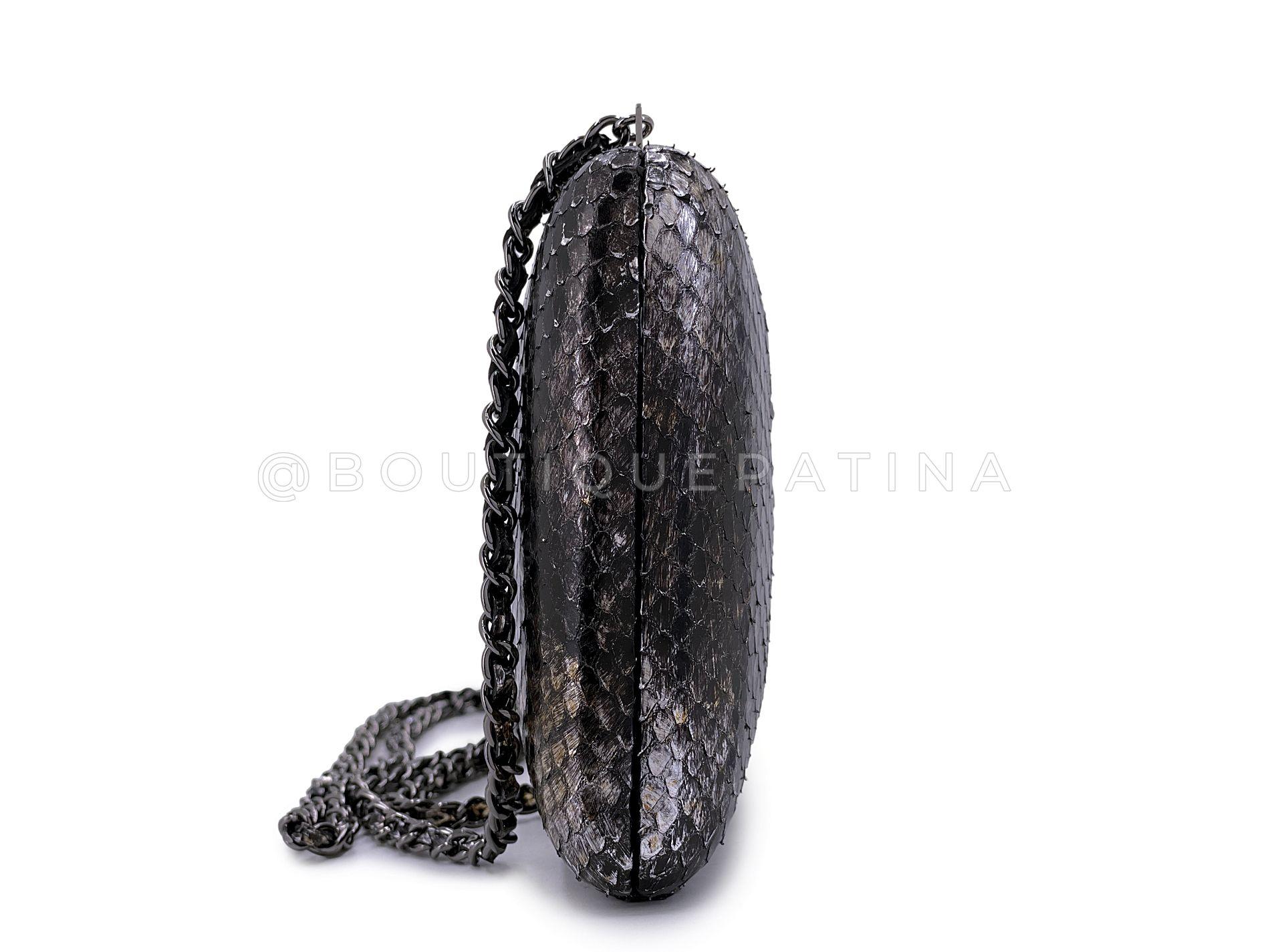 Women's Chanel 13A Paris-Edinburgh Silver Ombre Python Clutch on Chain Evening Bag 68467 For Sale