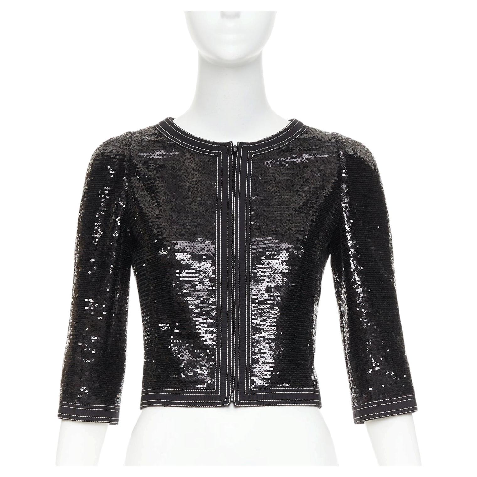 Chanel 13C Parigi Versailles: giacca corta con zip e paillettes nere, taglia FR36 S