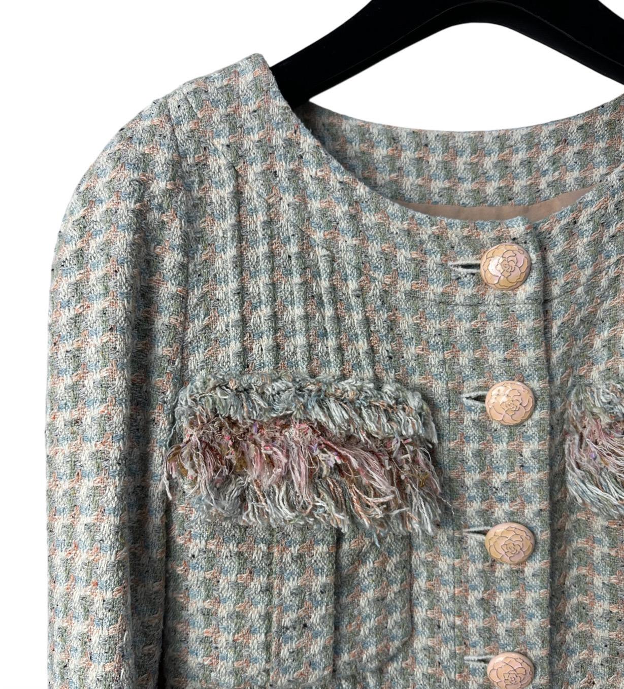 CHANEL 13C Rose Garden Tweed Ruffle Cropped Jacke Sz.38 im Zustand „Hervorragend“ im Angebot in Krakow, PL
