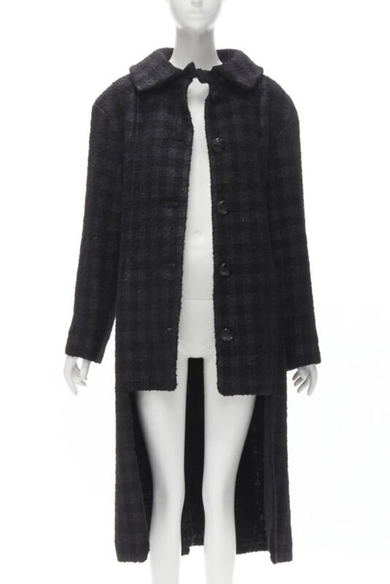 Noir CHANEL 13K manteau en tweed à carreaux lurex noir Globe CC button high low FR36 XS en vente