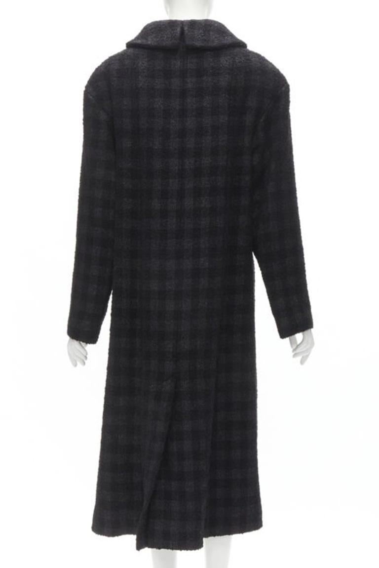 CHANEL 13K manteau en tweed à carreaux lurex noir Globe CC button high low FR36 XS en vente 1